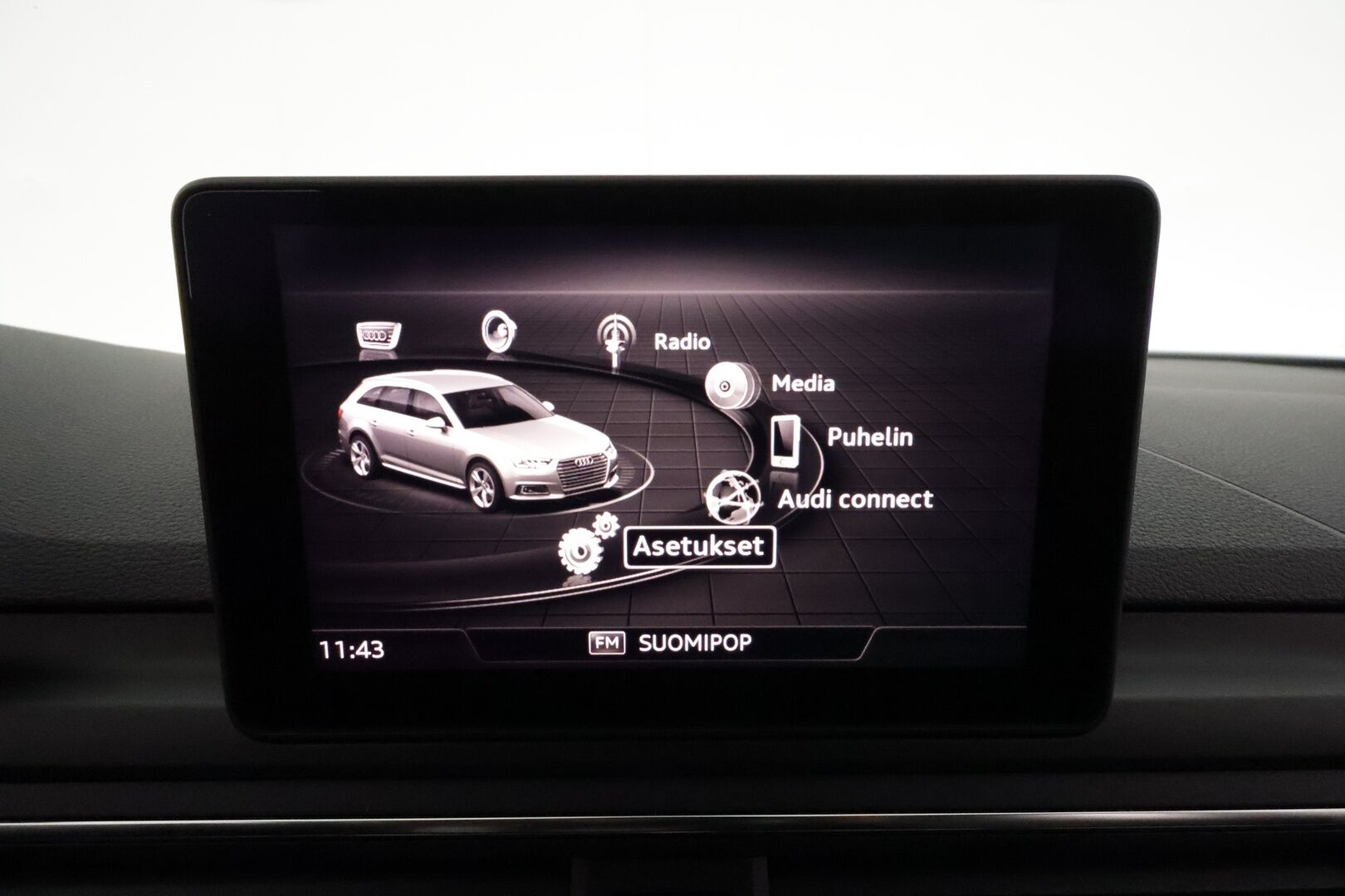 Audi A4 2018 Avant Business Sport Comfort S line Edition 2,0TDI quattro S tronic **Webasto / Koukku / LED / ACC / Sporttipenkit** - P.Tutkat