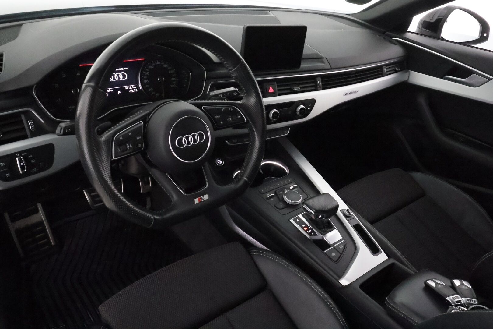 Audi A4 2018 Avant Business Sport Comfort S line Edition 2,0TDI 140kW quattro S tronic **Webasto / Koukku / LED / ACC / Sporttipenkit** - P.Tutkat