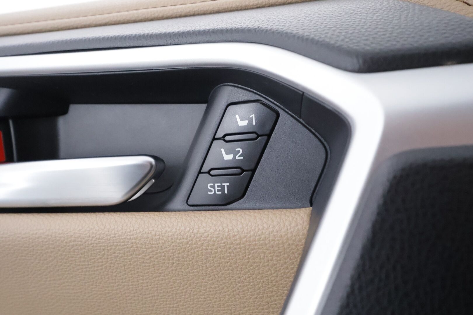 Toyota RAV4 2021 2,5 Hybrid AWD-i Premium - | ACC | LED | 360 | Ilmastoitu Muistipenkki | JBL | Panorama | Katveavustin | Kaistavahti | Keyless | Suomi-auto | Kahdet renkaat | Merkkihuollot | 