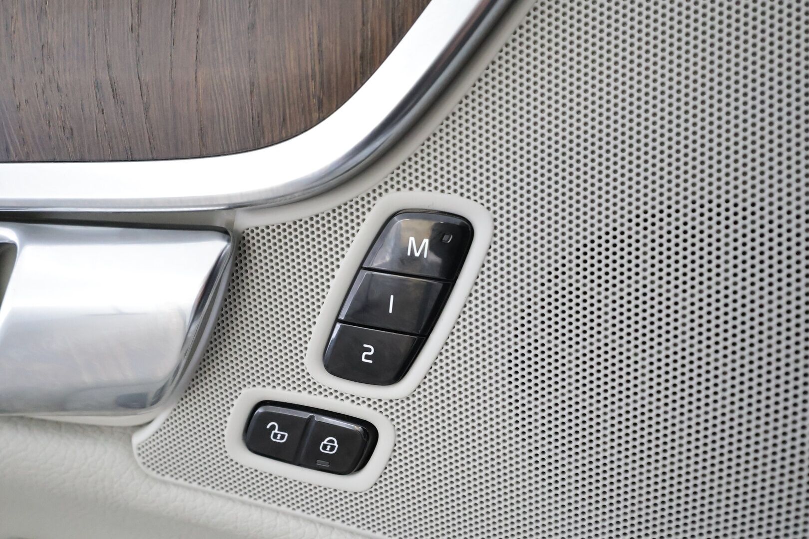 Volvo V90 2021 T6 TwE AWD Inscription aut * ACC / P.kamera / LED / Navi / Muistipenkit / Webasto / Vaaleat nahat / BLIS * - 1.Om Suomi-auto / Akku kuntotarkastettu / Kahdet renkaat aluvanteilla / Merkkihuollettu