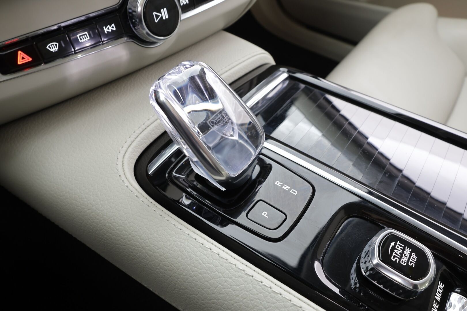 Volvo V90 2021 T6 TwE AWD Inscription aut * ACC / P.kamera / LED / Navi / Muistipenkit / Webasto / Vaaleat nahat / BLIS * - 1.Om Suomi-auto / Akku kuntotarkastettu / Kahdet renkaat aluvanteilla / Merkkihuollettu