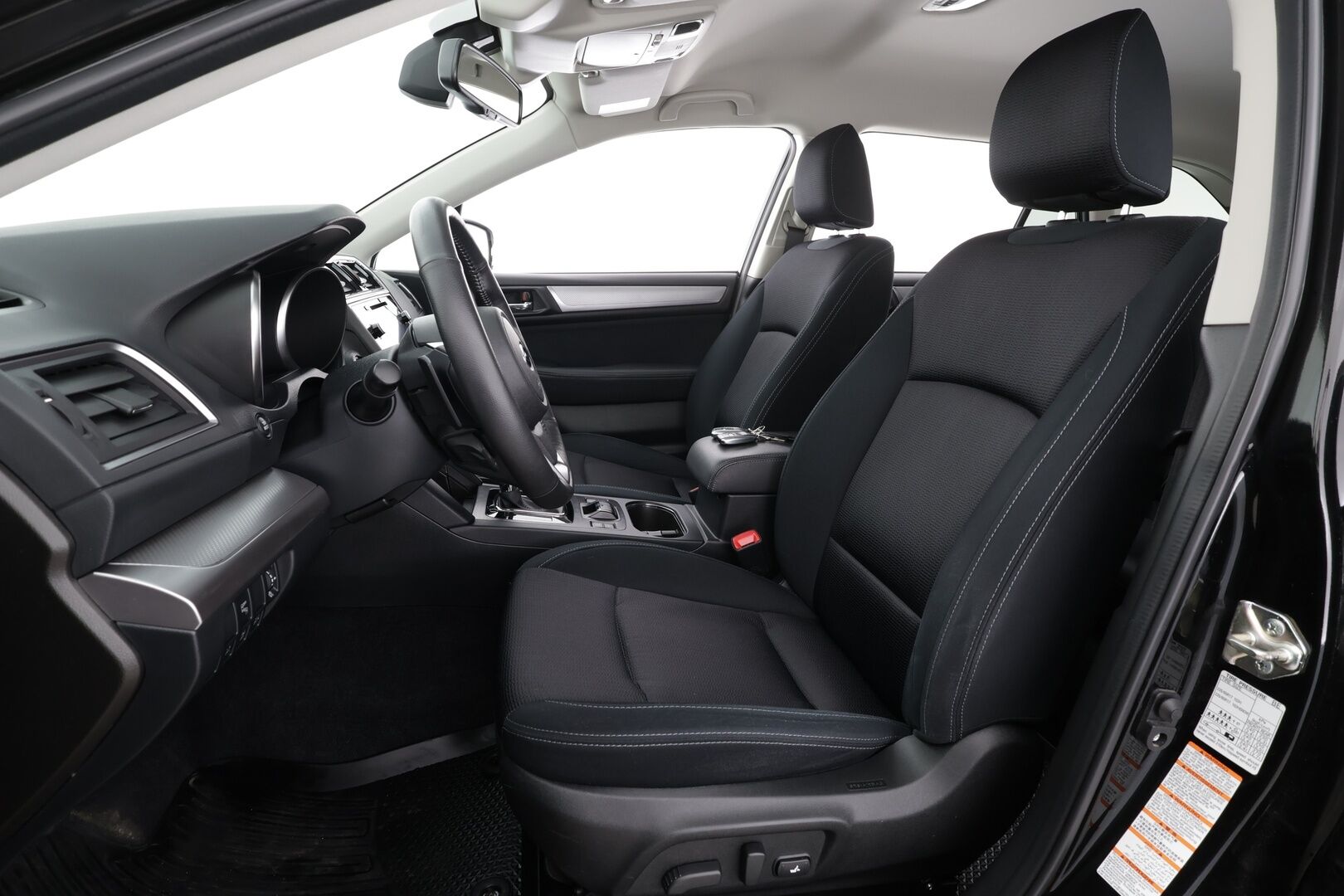 Subaru Outback 2020 2,5i Active CVT * Suomi-auto / ACC / 360° / Koukku / Lohkolämmitin / LED / Ratinlämmitin / Sähköpenkki * - Kahdet renkaat aluvanteilla