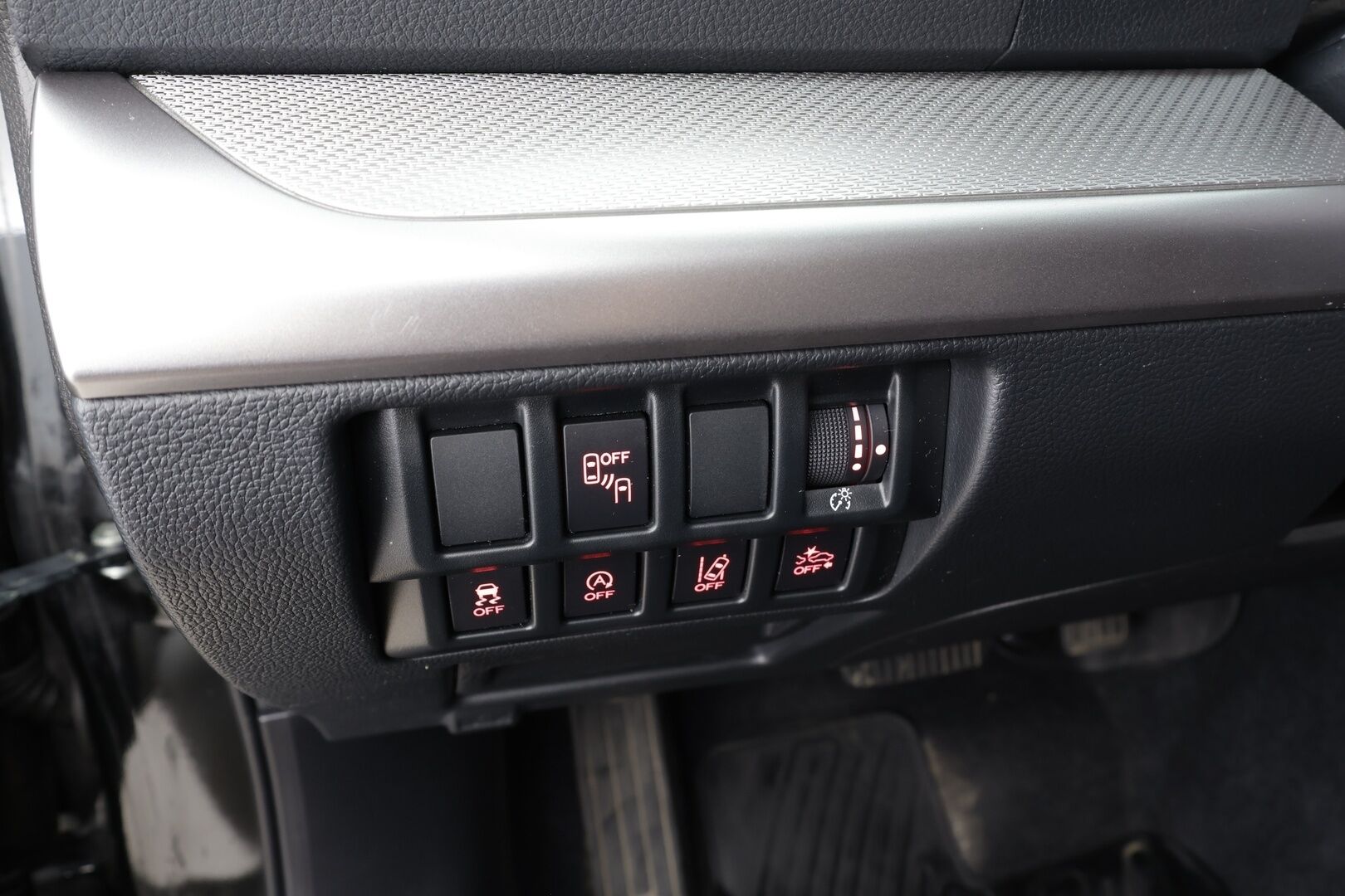 Subaru Outback 2020 2,5i Active CVT * Suomi-auto / ACC / 360° / Koukku / Lohkolämmitin / LED / Ratinlämmitin / Sähköpenkki * - Kahdet renkaat aluvanteilla