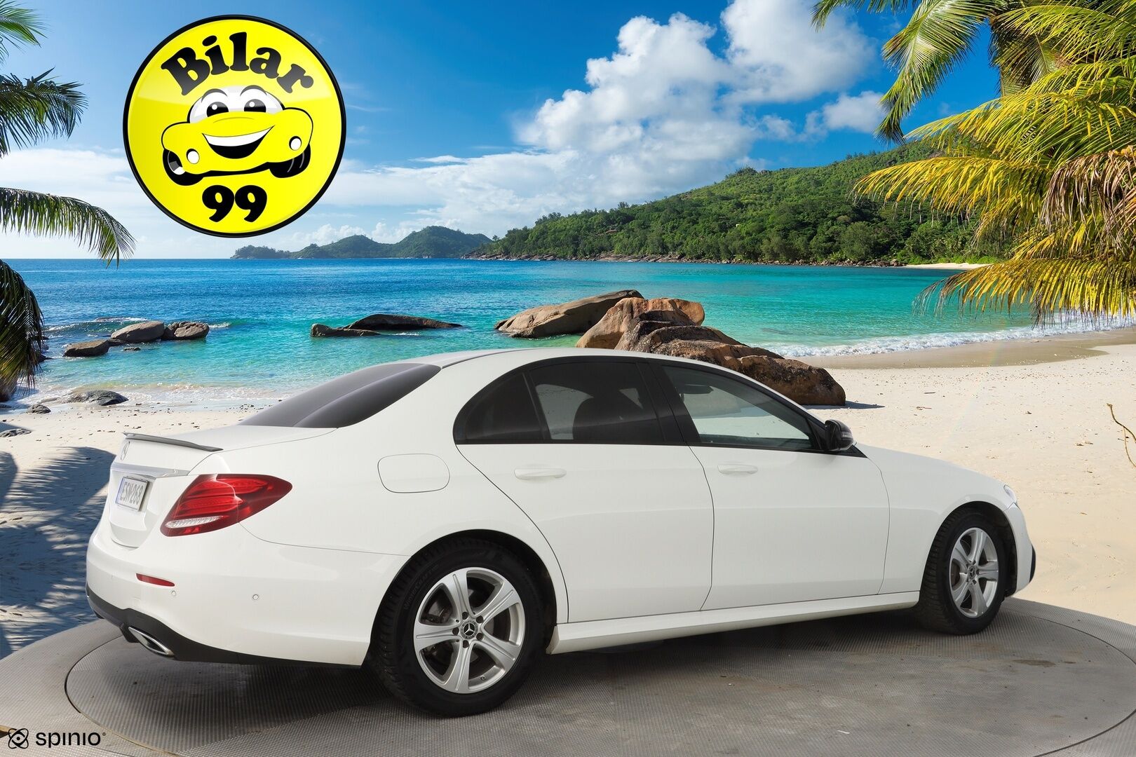 Mercedes-Benz E 2017 220d T A Premium Business AMG *LED-High Performance / P.Kamera / Sporttipenkit / Navi / Apple&Android / Lohko* - Kahdet renkaat alumiinivantein / Juuri katsastettu / Särmät huollot