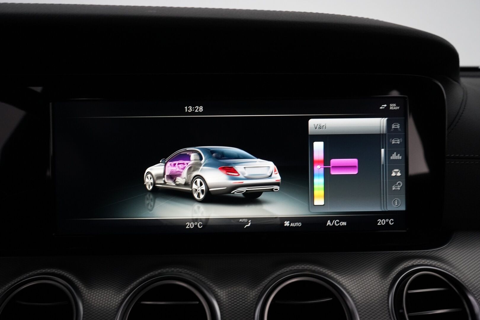 Mercedes-Benz E 2017 220d T A Premium Business AMG *LED-High Performance / P.Kamera / Sporttipenkit / Navi / Apple&Android / Lohko* - Kahdet renkaat alumiinivantein / Juuri katsastettu / Särmät huollot