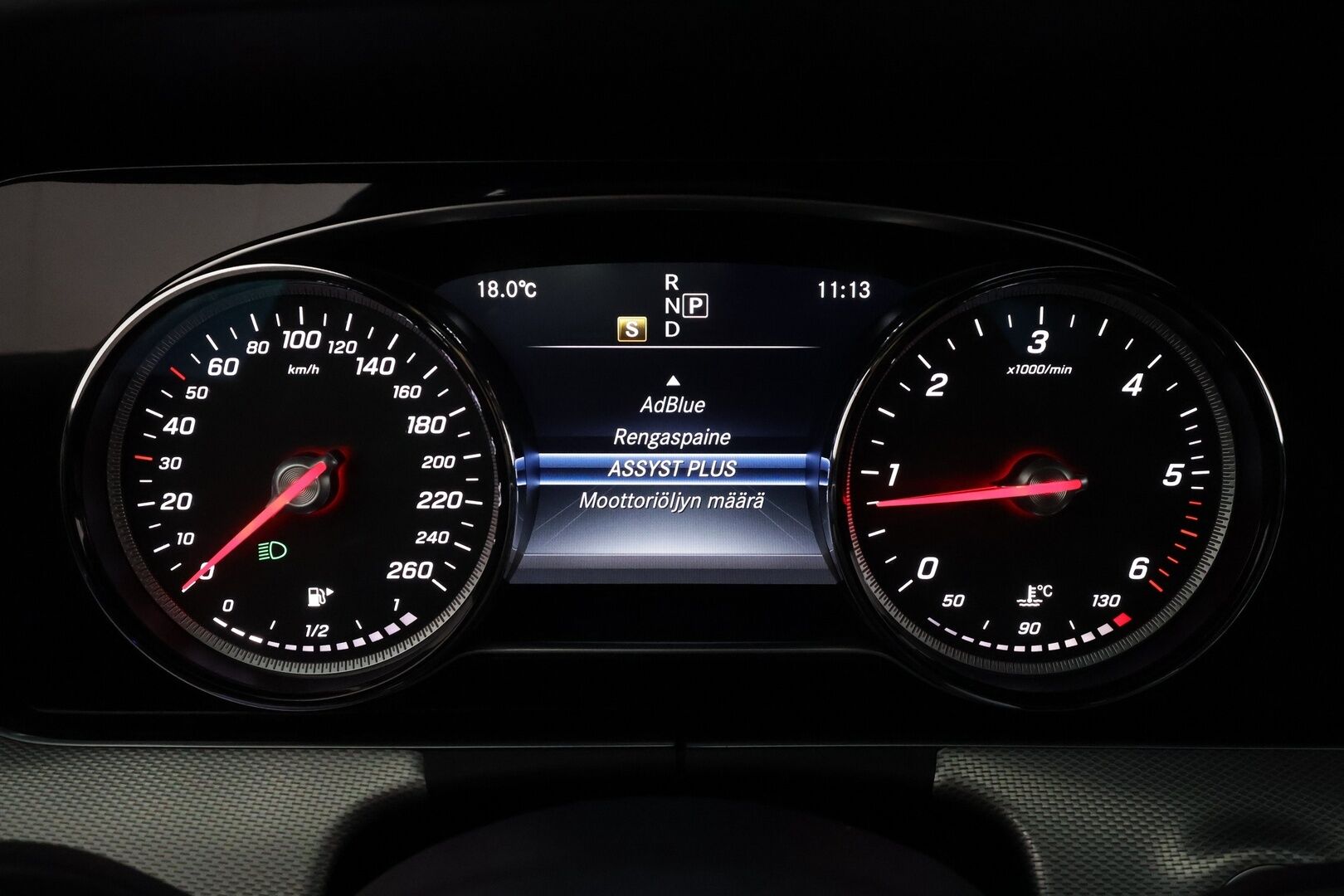 Mercedes-Benz E 2017 220d T A Premium Business AMG **Lohkolämmitin / LED-High Performance / P.Kamera / Sporttipenkit / Navi / Apple&Android** - Kahdet renkaat alumiinivantein