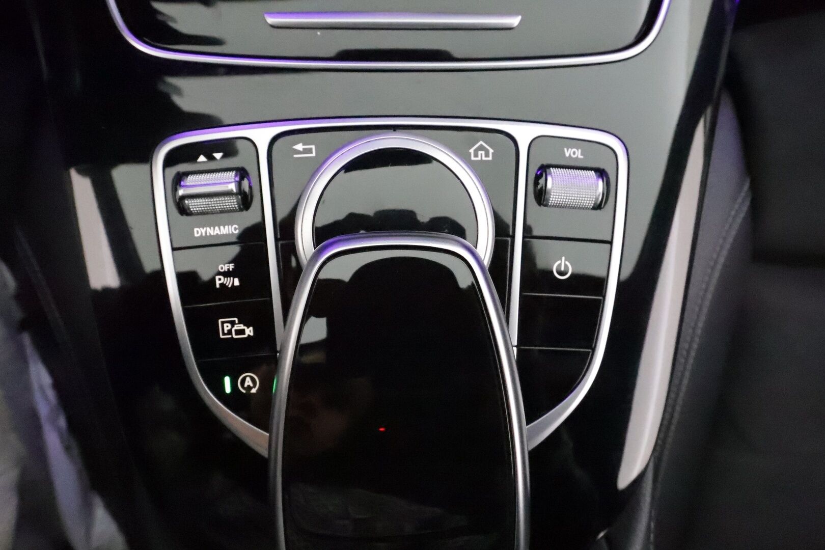 Mercedes-Benz E 2017 220d T A Premium Business AMG **Lohkolämmitin / LED-High Performance / P.Kamera / Sporttipenkit / Navi / Apple&Android** - Kahdet renkaat alumiinivantein