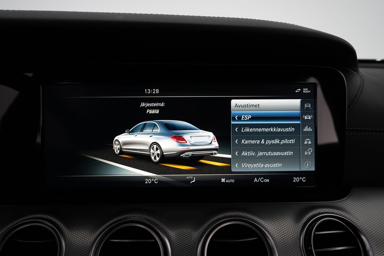 Mercedes-Benz E 2017 220d T A Premium Business AMG *LED-High Performance / P.Kamera / Sporttipenkit / Navi / Apple&Android / Lohko* - Kahdet renkaat alumiinivantein / Juuri katsastettu / Särmät huollot