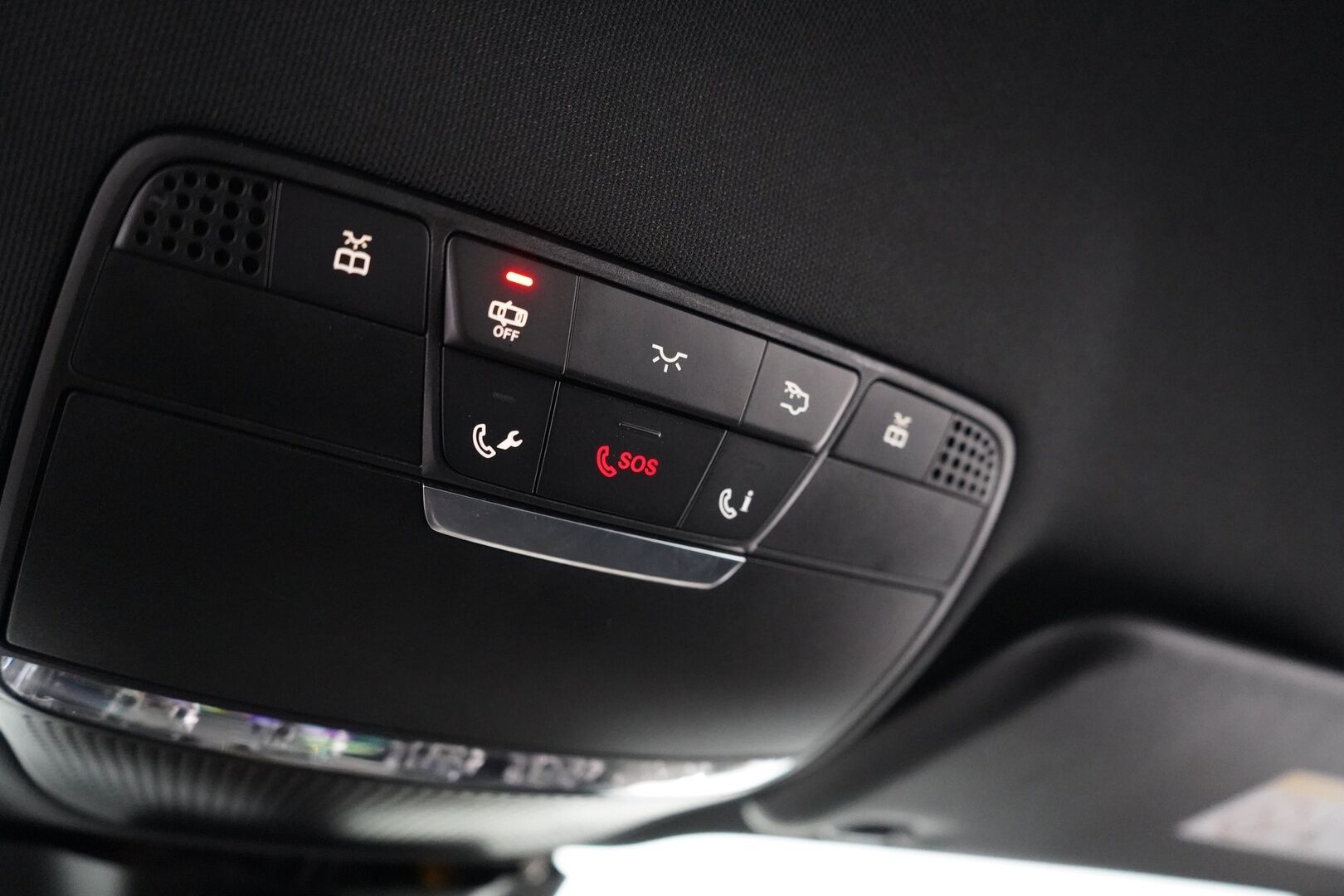 Mercedes-Benz E 2017 220d T A Premium Business AMG *LED-High Performance / P.Kamera / Sporttipenkit / Navi / Apple&Android / Lohko* - Kahdet renkaat alumiinivantein / Juuri katsastettu / Särmät huollot