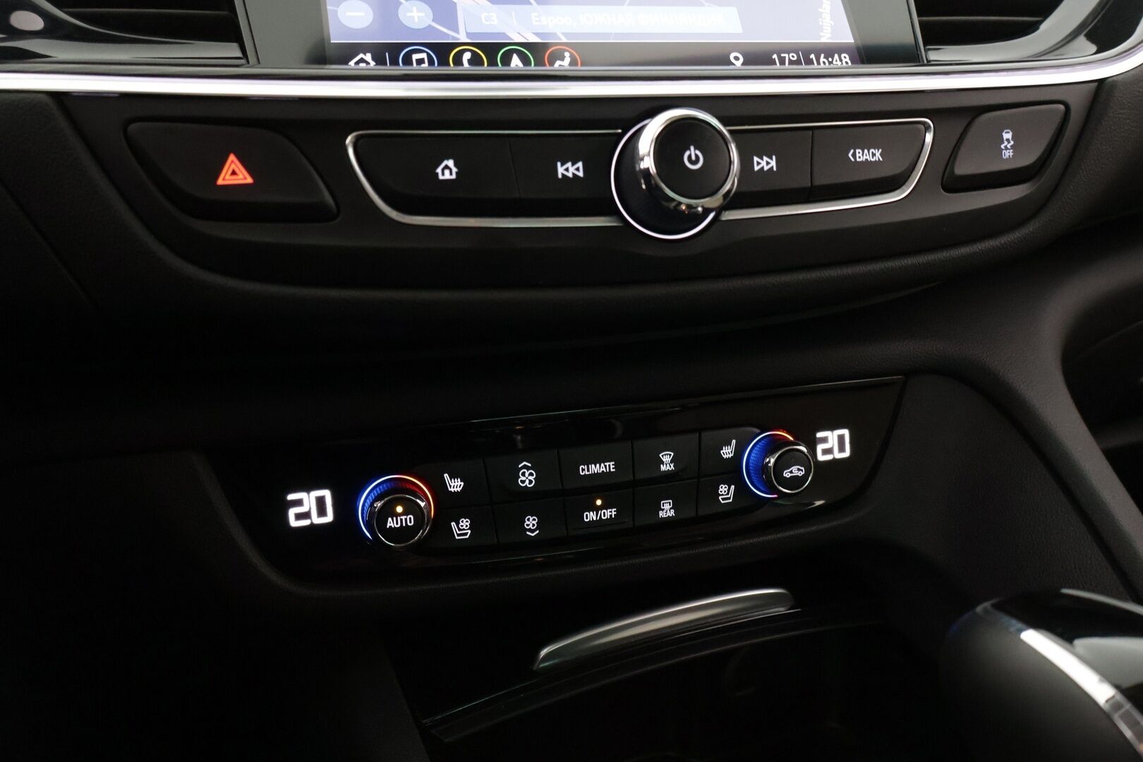 Opel Insignia 2020 Grand Sport Innovation Plus 165 Turbo A ** Webasto / OPC-Line /  AGR / HUD / 360-Kamera / Blis / Ilmastoidut etuistuimet - ** Hyvin huolettu / Kahdet renkaat vanteineen **