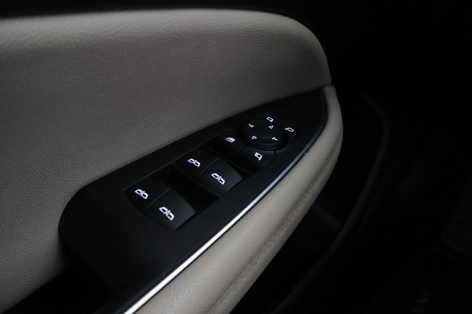 Opel Insignia 2020 Grand Sport Innovation Plus 165 Turbo A ** Webasto / OPC-Line /  AGR / HUD / 360-Kamera / Blis / Ilmastoidut etuistuimet - ** Hyvin huolettu / Kahdet renkaat vanteineen **