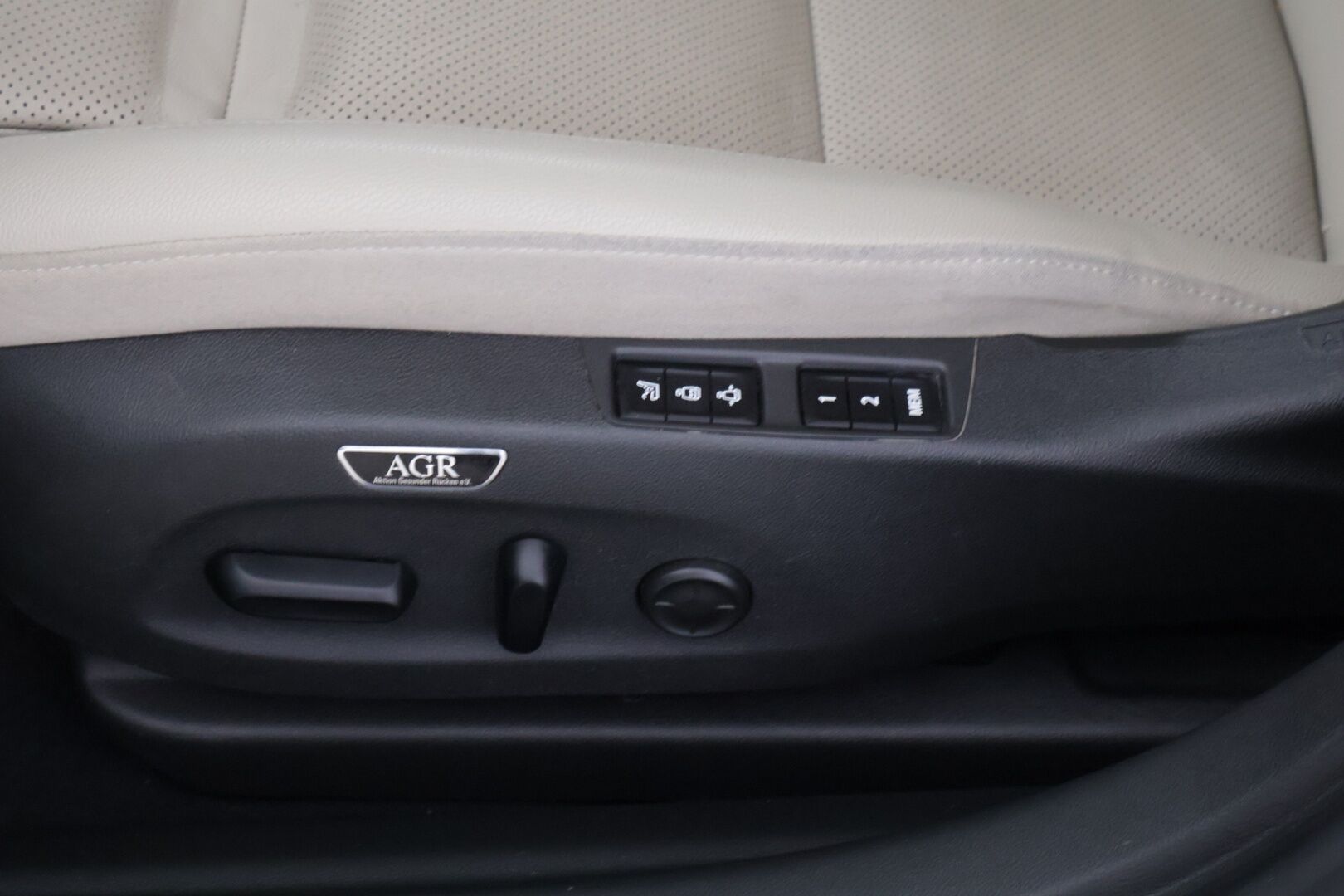 Opel Insignia 2020 Grand Sport Innovation Plus 165 Turbo A ** Webasto / OPC-Line /  AGR / HUD / 360-Kamera / Blis / Ilmastoidut etuistuimet - ** Hyvin huolettu / Kahdet renkaat vanteineen **