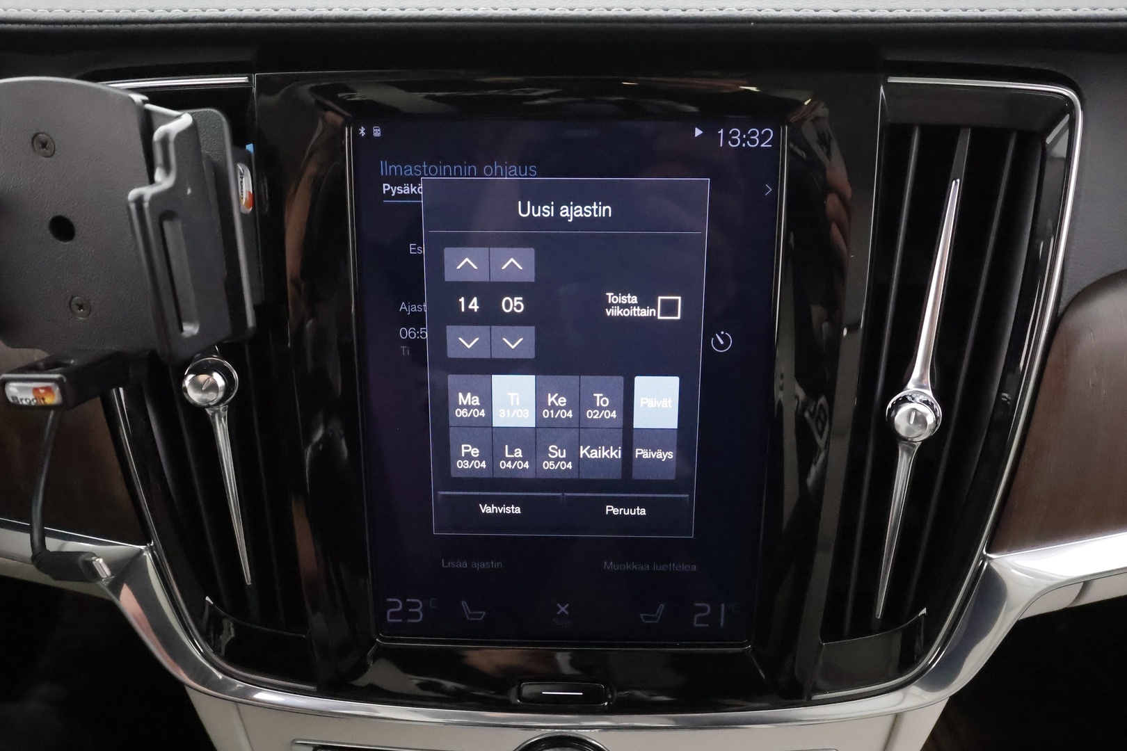 Volvo V90 2021 D3 Business Inscription Edition aut * Pilot assist / Koukku / Webasto / High Level LED / Muistipenkit / P.Kamera / Sporttinahat * - Suomi-auto / Kahdet Renkaat - HULLUT AVAJAISHULINAT KORKOTARJOUS 3,29 %