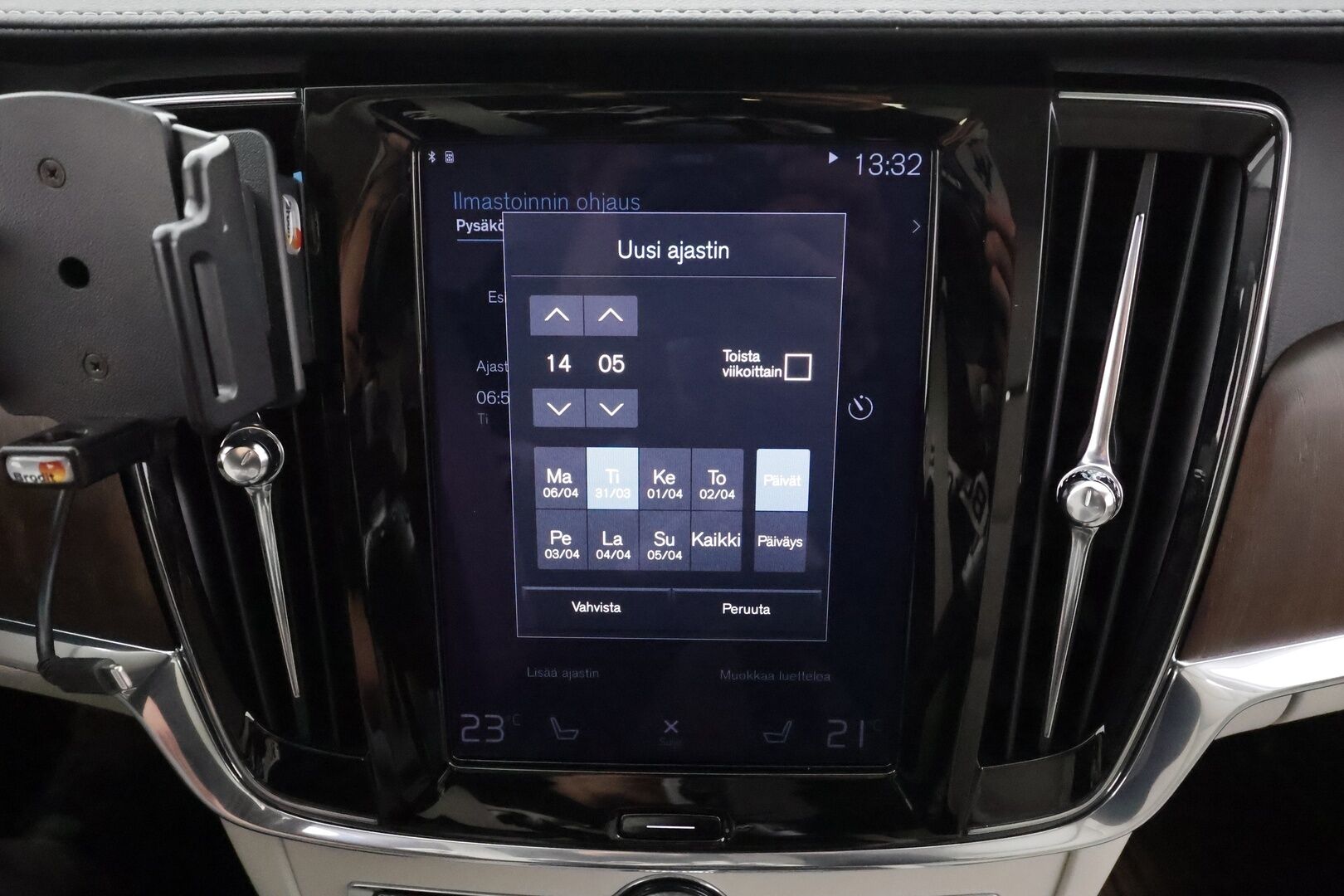 Volvo V90 2021 D3 Business Inscription Edition aut * Pilot assist / Koukku / Webasto / High Level LED / Muistipenkit / P.Kamera / Sporttinahat * - Suomi-auto / Kahdet Renkaat - HULLUT AVAJAISHULINAT KORKOTARJOUS 3,29 %