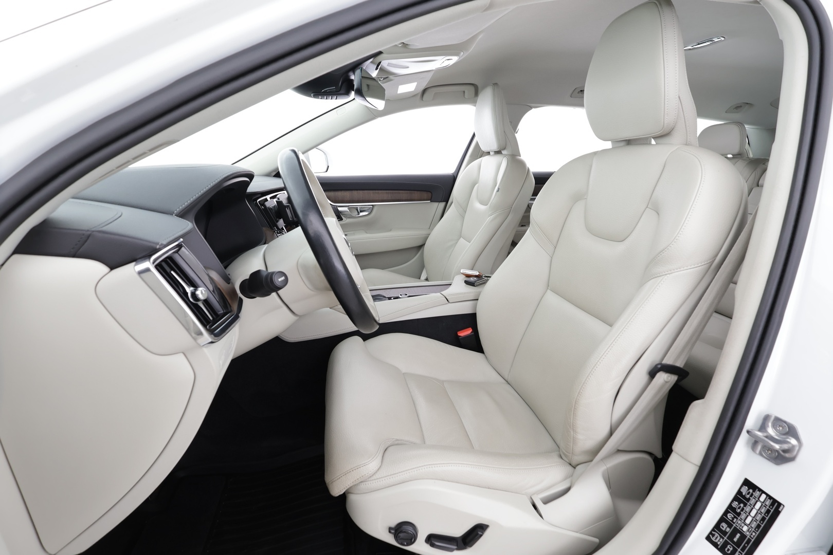 Volvo V90 2021 D3 Business Inscription Edition aut * Pilot assist / Koukku / Webasto / High Level LED / Muistipenkit / P.Kamera / Sporttinahat * - Suomi-auto / Kahdet Renkaat - HULLUT AVAJAISHULINAT KORKOTARJOUS 3,29 %