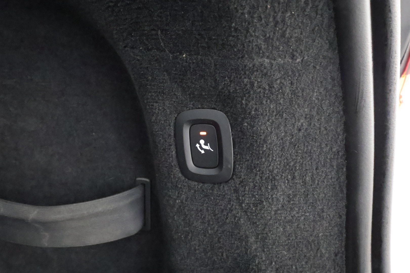 Volvo V90 2021 D3 Business Inscription Edition aut * Pilot assist / Koukku / Webasto / High Level LED / Muistipenkit / P.Kamera / Sporttinahat * - Suomi-auto / Kahdet Renkaat - HULLUT AVAJAISHULINAT KORKOTARJOUS 3,29 %