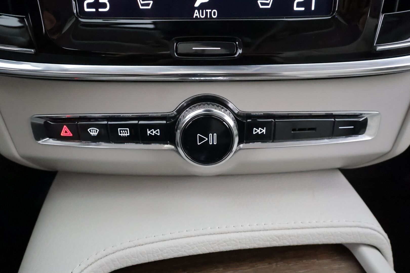 Volvo V90 2021 D3 Business Inscription Edition aut * Pilot assist / Koukku / Webasto / High Level LED / Muistipenkit / P.Kamera / Sporttinahat * - Suomi-auto / Kahdet Renkaat - HULLUT AVAJAISHULINAT KORKOTARJOUS 3,29 %