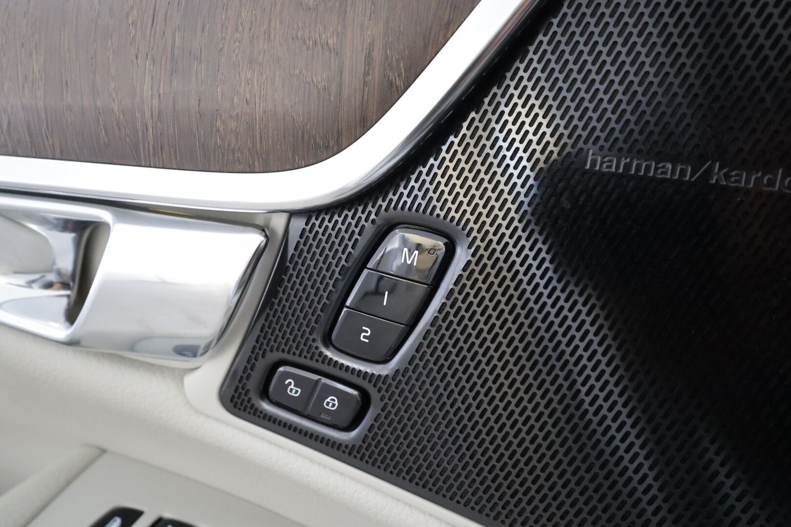 Volvo V90 2021 D3 Business Inscription Edition aut * Pilot assist / Koukku / Webasto / High Level LED / Muistipenkit / P.Kamera / Sporttinahat * - Suomi-auto / Kahdet Renkaat - HULLUT AVAJAISHULINAT KORKOTARJOUS 3,29 %