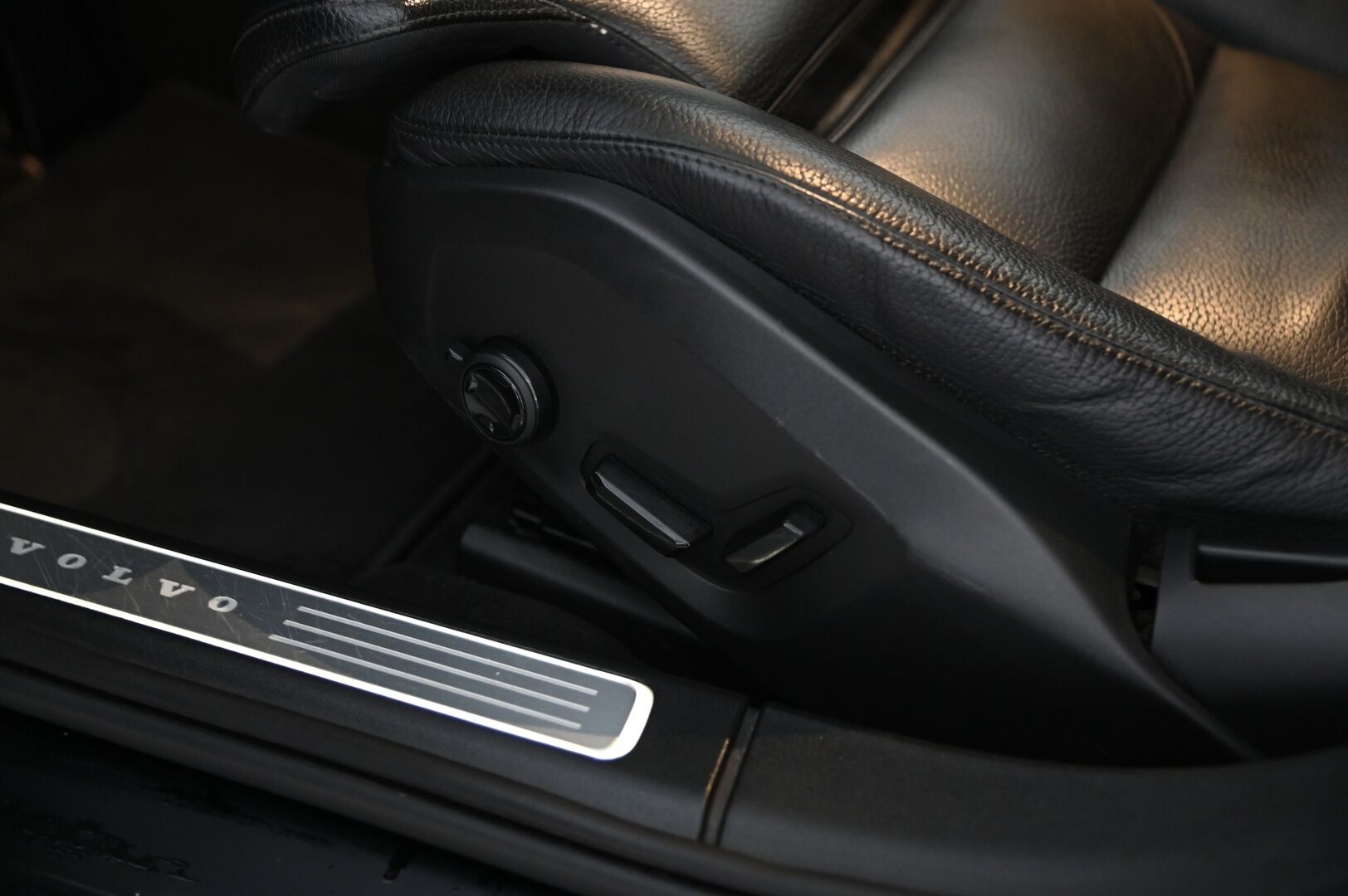 Volvo V90 2021 D3 Inscription Edition Taksi aut - Juuri Huollettu| Facelift | ACC & PilotAssist | Webasto | Muistinahat! | Peruutuskamera | ALV-Vähennyskelpoinen | KeyLessGo | 2x Renkaat&Vanteet