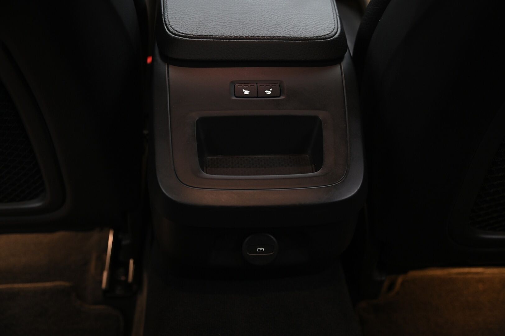 Volvo V90 2021 D3 Inscription Edition Taksi aut - Juuri Huollettu| Facelift | ACC & PilotAssist | Webasto | Muistinahat! | Peruutuskamera | ALV-Vähennyskelpoinen | KeyLessGo | 2x Renkaat&Vanteet