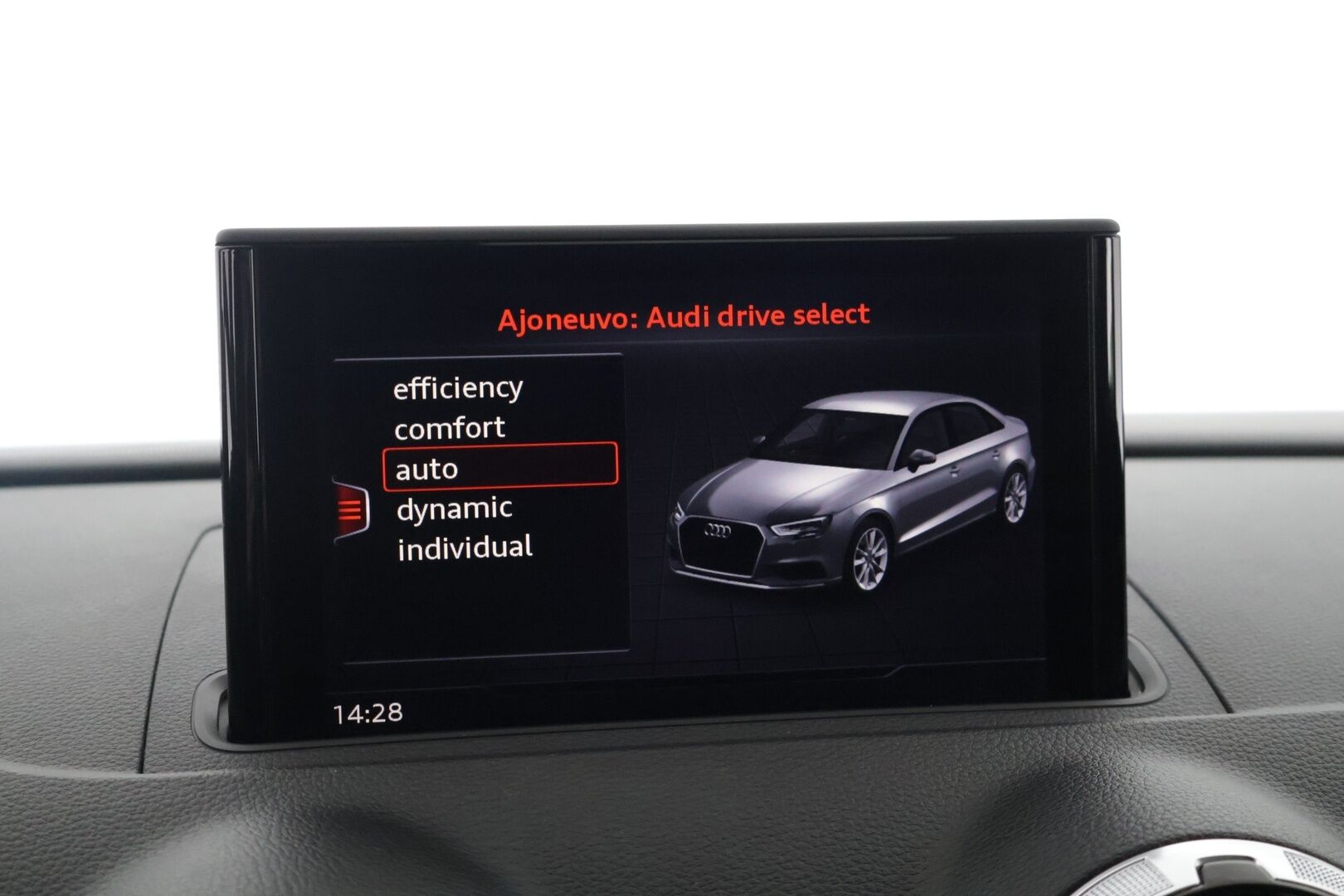 Audi A3 2018 Sedan 2,0 TFSI 140 kW quattro S tronic * P-kamera / Lohko / Suomi-auto* - 2x Renkaat / Hyvä huoltohistoria / Siisti - HULLU BLACKWEEK KORKOTARJOUS 2,49%