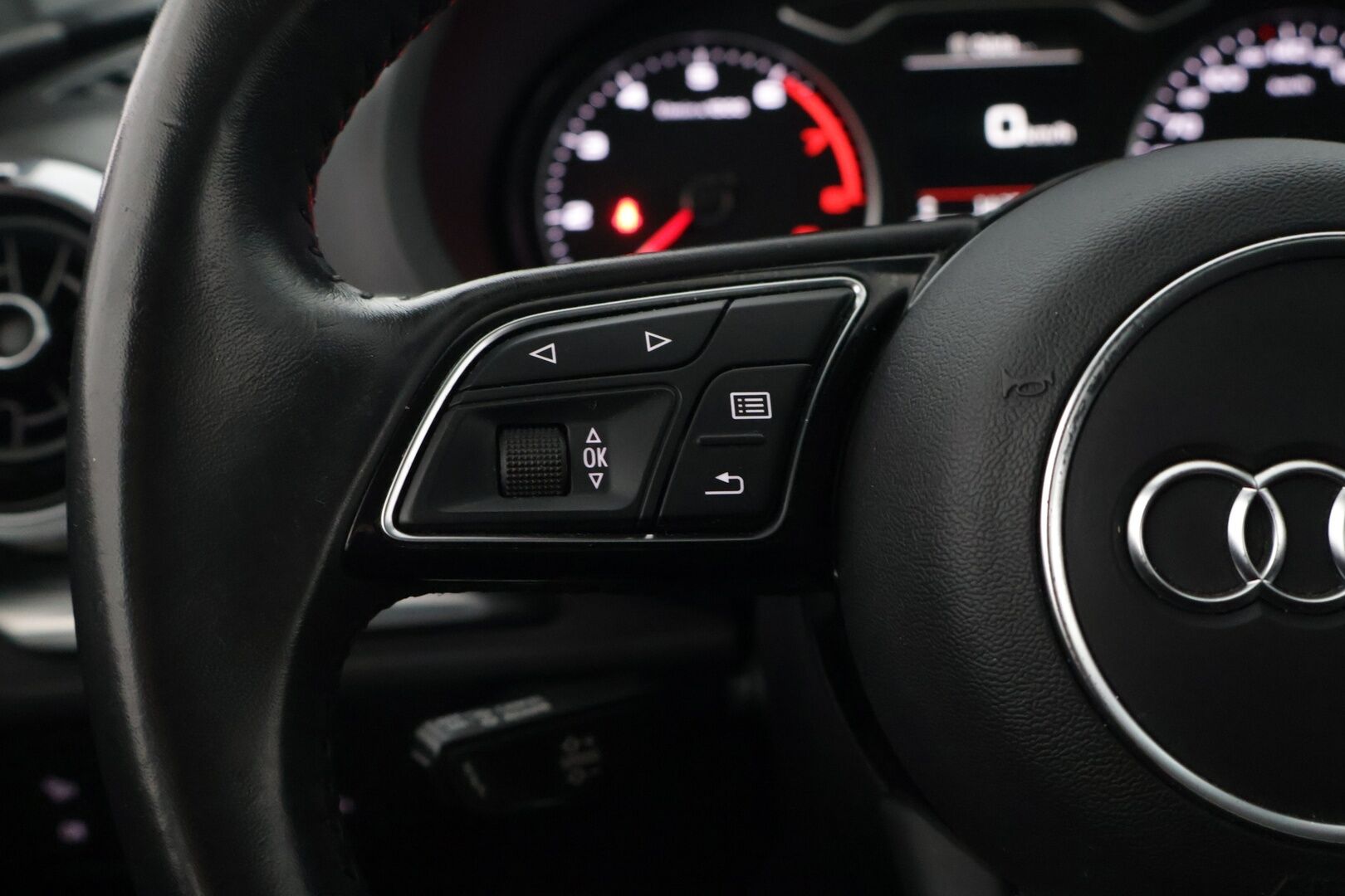 Audi A3 2018 Sedan 2,0 TFSI 140 kW quattro S tronic * P-kamera / Lohko / Suomi-auto* - 2x Renkaat / Hyvä huoltohistoria / Siisti - HULLU BLACKWEEK KORKOTARJOUS 2,49%