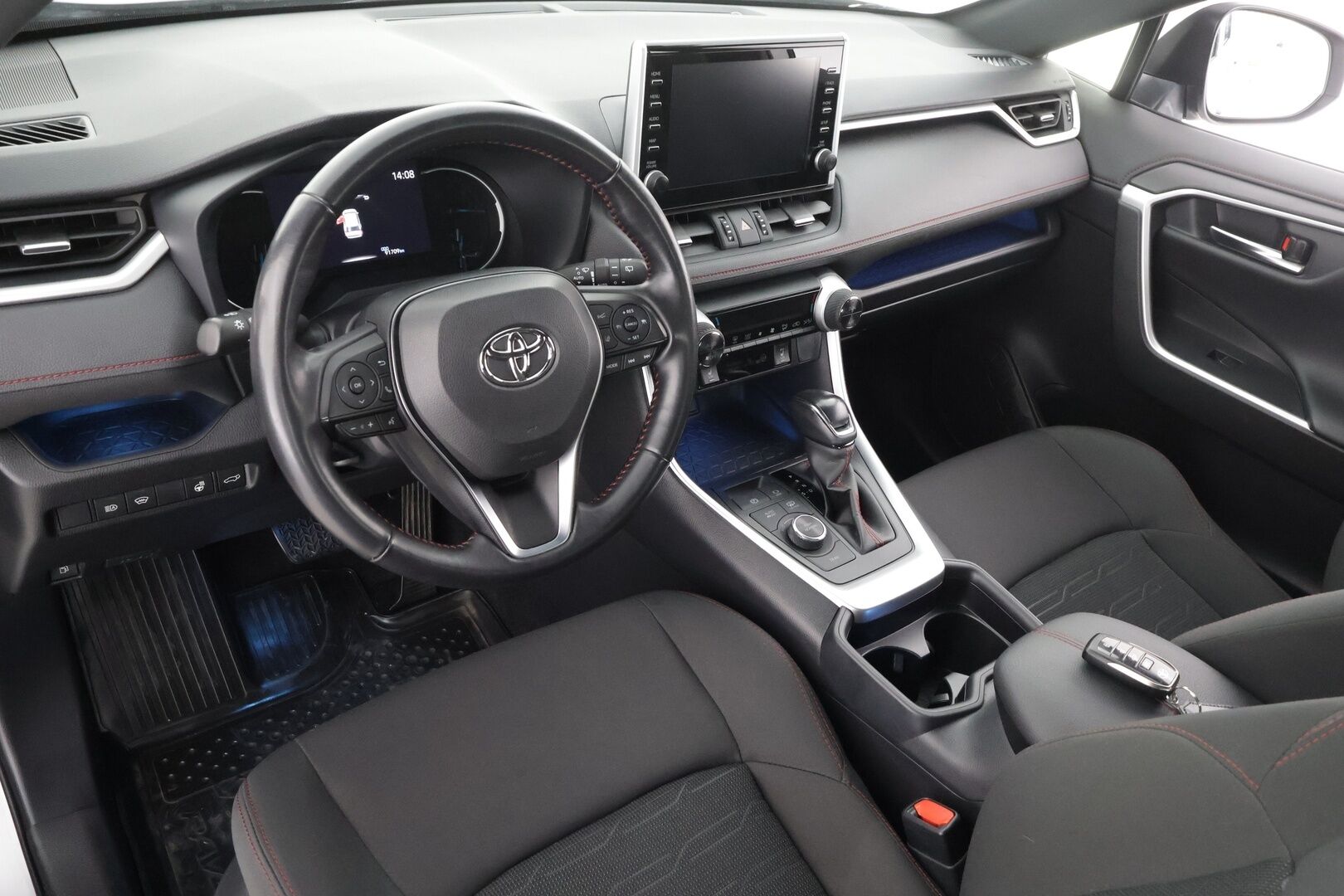 Toyota RAV4 Plug-in 2020 Hybrid 2,5 AWD-i Active * ACC / LED / P.kamera / Lohkolämmitin / Navi / Kaistavahti / Keyless * - Suomi-auto / 2x Latauskaapelit / Kahdet renkaat / Merkkihuollettu!