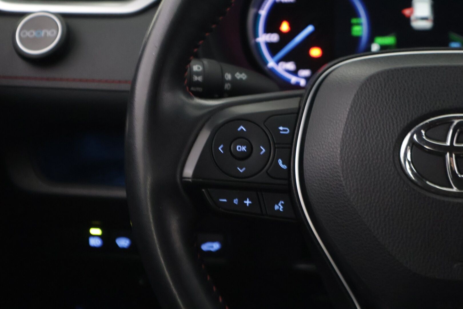 Toyota RAV4 Plug-in 2020 Hybrid 2,5 AWD-i Active / Remote Climate Control / Adapt. Vakkari / Koukku / P-kamera / Sähköpenkki / Ratinlämmitin - Suomi-auto / 2x aluvanteet / Navi / Merkkihuollettu / Lohko+sisäpuhallin!