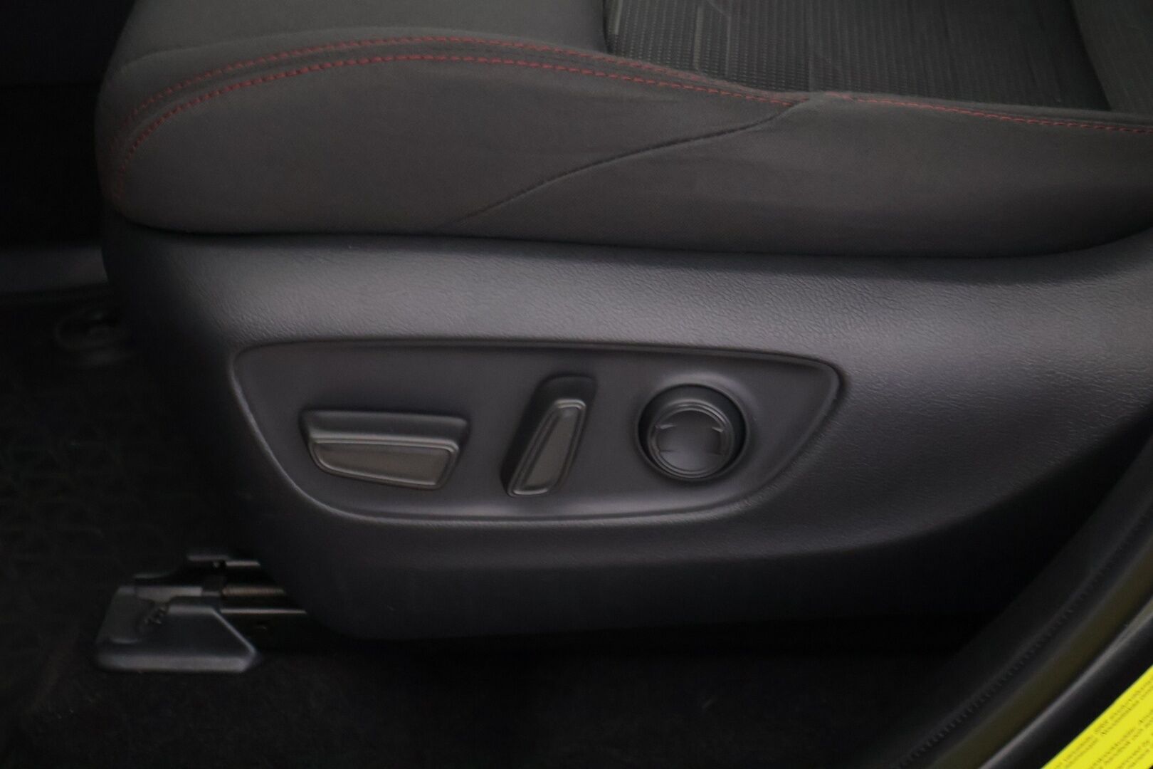 Toyota RAV4 Plug-in 2020 Hybrid 2,5 AWD-i Active / Remote Climate Control / Adapt. Vakkari / Koukku / P-kamera / Sähköpenkki / Ratinlämmitin - Suomi-auto / 2x aluvanteet / Navi / Merkkihuollettu / Lohko+sisäpuhallin!