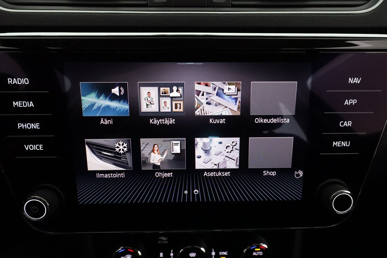 Skoda Superb 2021 1,4 TSI PHEV Style iV DSG ** Koukku / Webasto / Adapt.Vakkari / Matrix-LED / P.kamera / Muistipenkit / Navi / Canton ** - 1.Om Suomi-auto / 2x Latauskaapelit / Kahdet Renkaat / Akku Kuntotarkistettu!