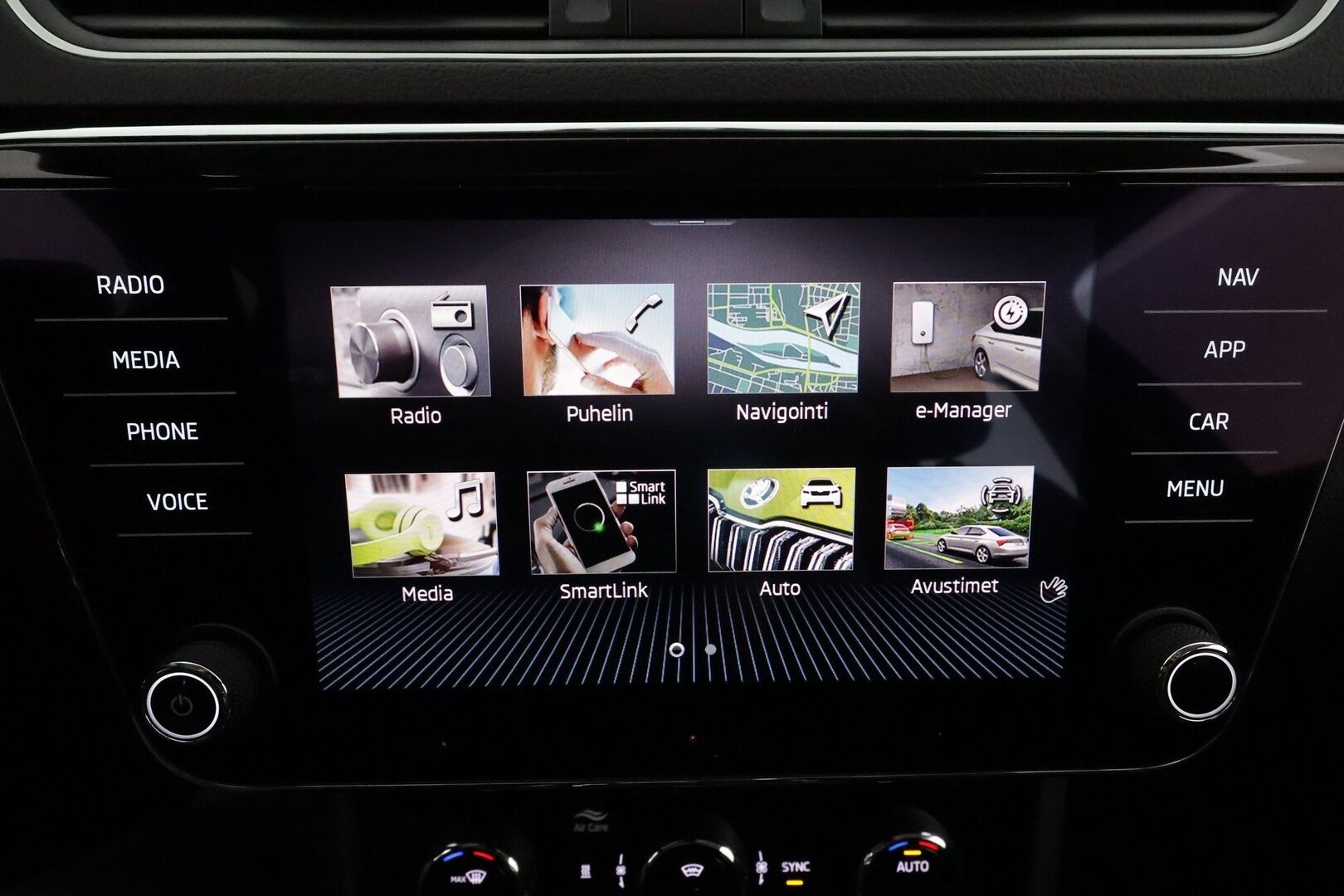 Skoda Superb 2021 1,4 TSI PHEV Style iV DSG ** Koukku / Webasto / Adapt.Vakkari / Matrix-LED / P.kamera / Muistipenkit / Navi / Canton ** - 1.Om Suomi-auto / 2x Latauskaapelit / Kahdet Renkaat / Akku Kuntotarkistettu!