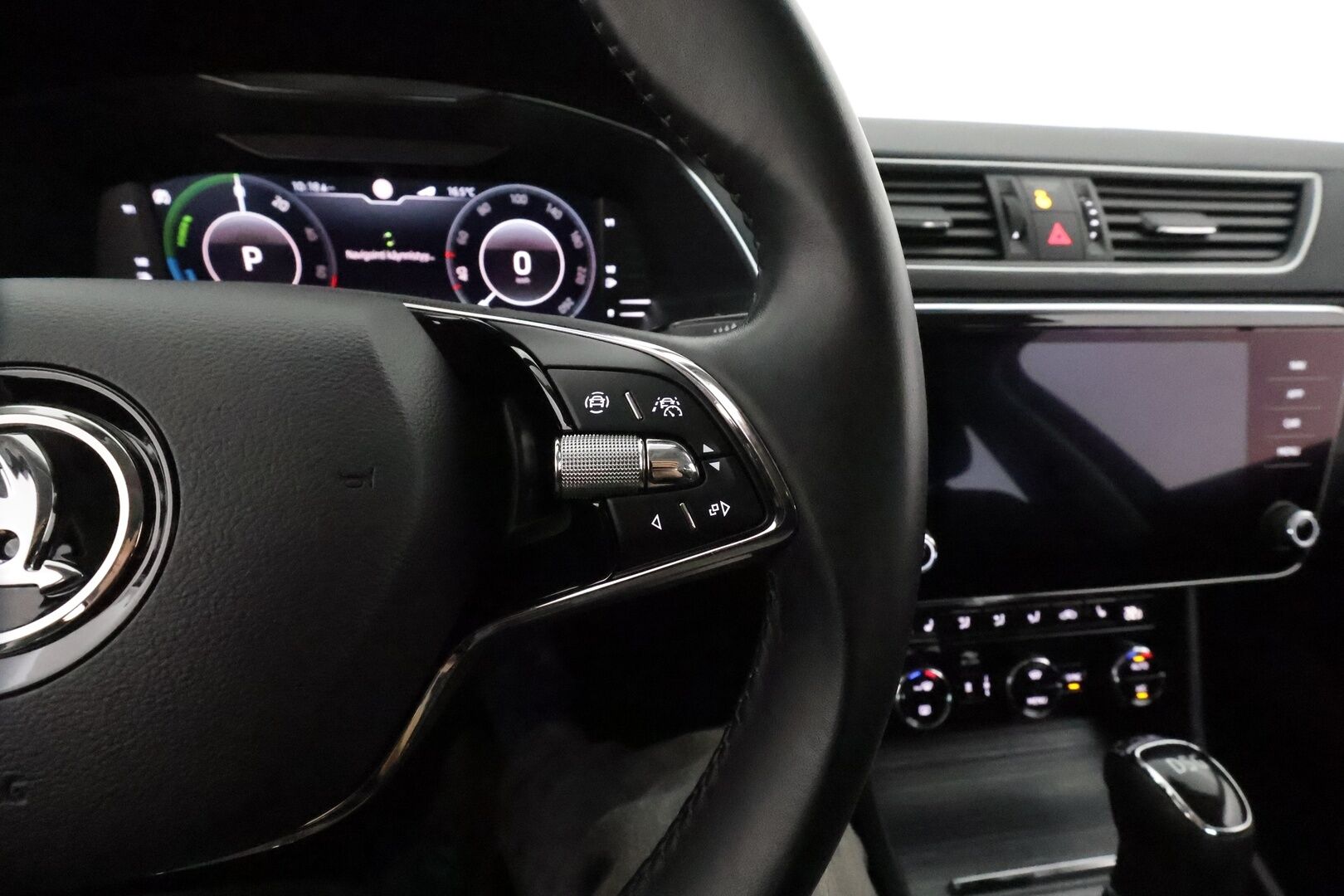 Skoda Superb 2021 1,4 TSI PHEV Style iV DSG ** Koukku / Webasto / Adapt.Vakkari / Matrix-LED / P.kamera / Muistipenkit / Navi / Canton ** - 1.Om Suomi-auto / 2x Latauskaapelit / Kahdet Renkaat / Akku Kuntotarkistettu!