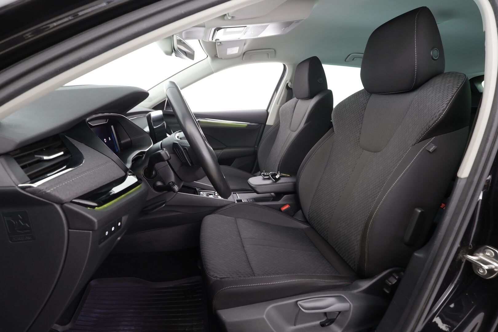 Skoda Octavia 2021 Combi 2,0 TDI 150 Style Launch Edition DSG  * HUD / ACC / Webasto / Koukku /  P-Kamera / Matrix-LED / Navi * - 1.om Suomi-auto / Kahdet renkaat