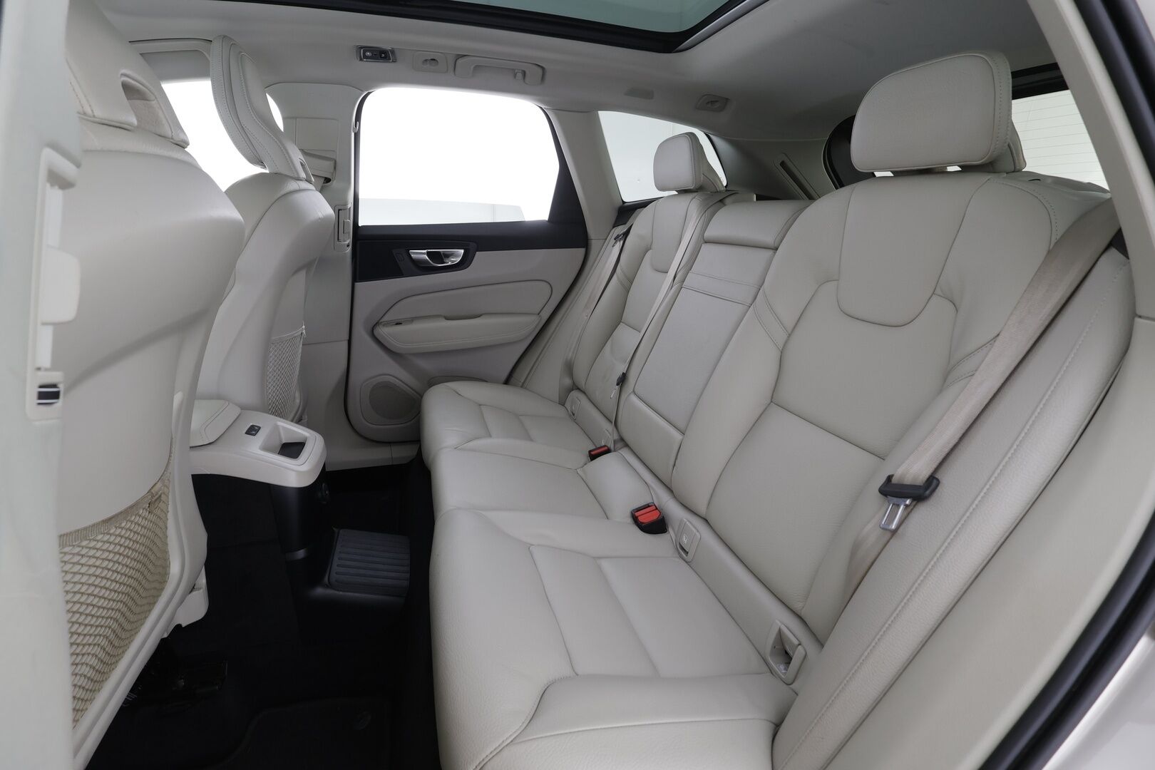 Volvo XC60 2021 T6 TwE AWD Business Inscription aut. * ACC / Panorama / Muistipenkki / Webasto / Koukku / BLIS / Vaaleat nahat * - Suomi-auto / Akku kuntotarkastettu / Kahdet renkaat aluvanteilla / Merkkihuollettu