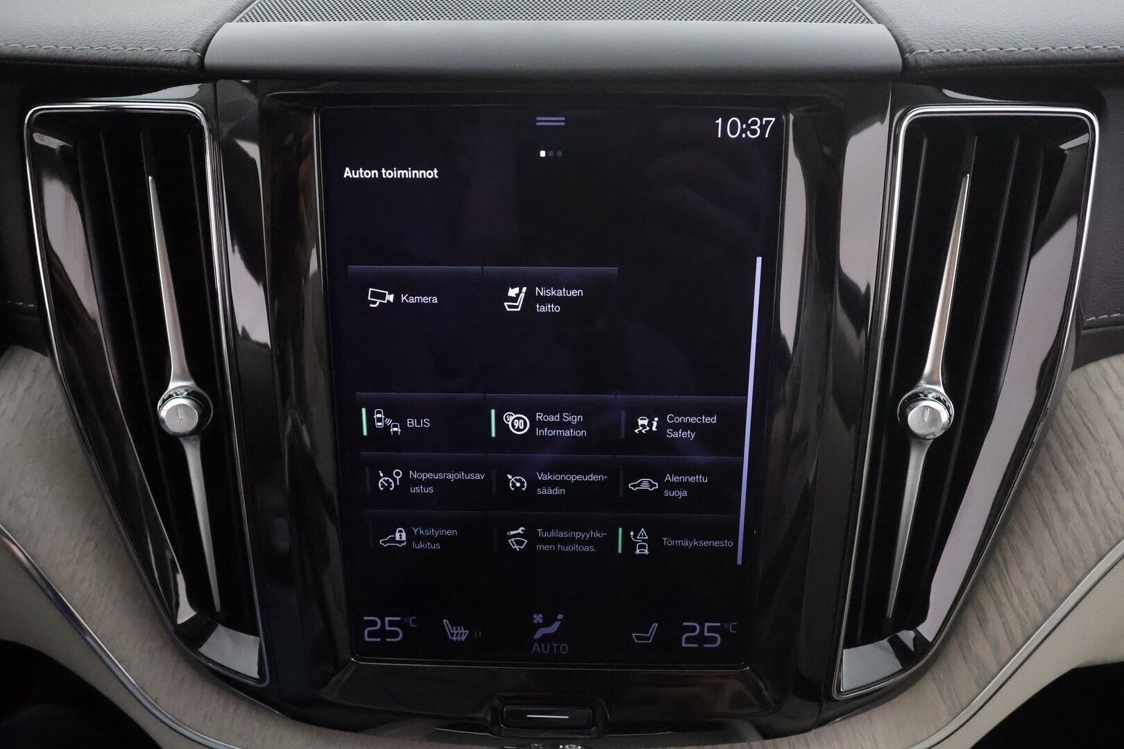 Volvo XC60 2021 T6 TwE AWD Business Inscription aut. * ACC / Panorama / Muistipenkki / Webasto / Koukku / BLIS / Vaaleat nahat * - Suomi-auto / Akku kuntotarkastettu / Kahdet renkaat aluvanteilla / Merkkihuollettu