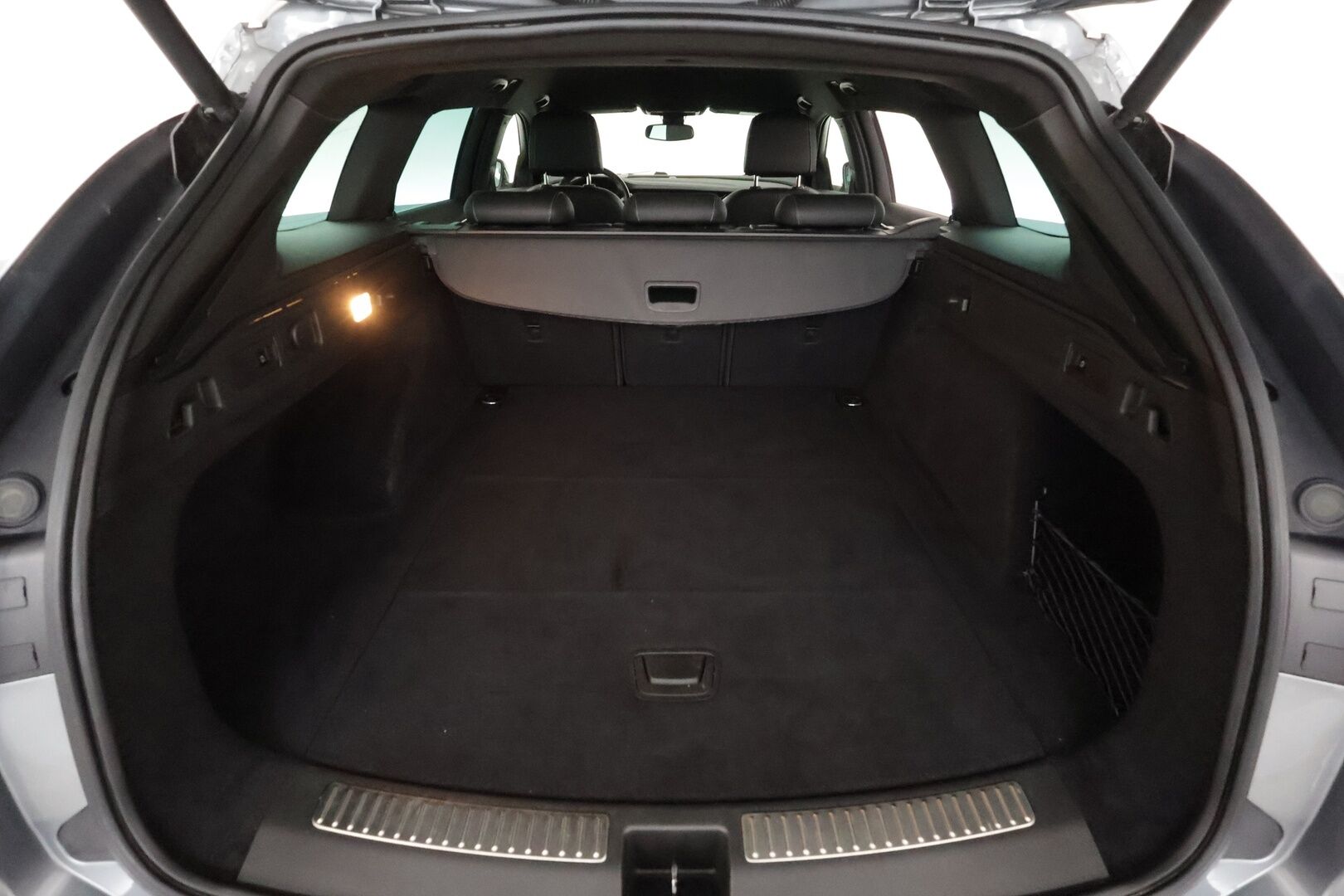 Opel Insignia 2021 Sports Tourer Executive GS 175 D AWD **HUD / Ilmastoidut penkit / Webasto / Bose / Adapt.vakkari / Koukku / P.kamera** - Facelift / Suomi-auto / Kahdet aluvanteet renkailla