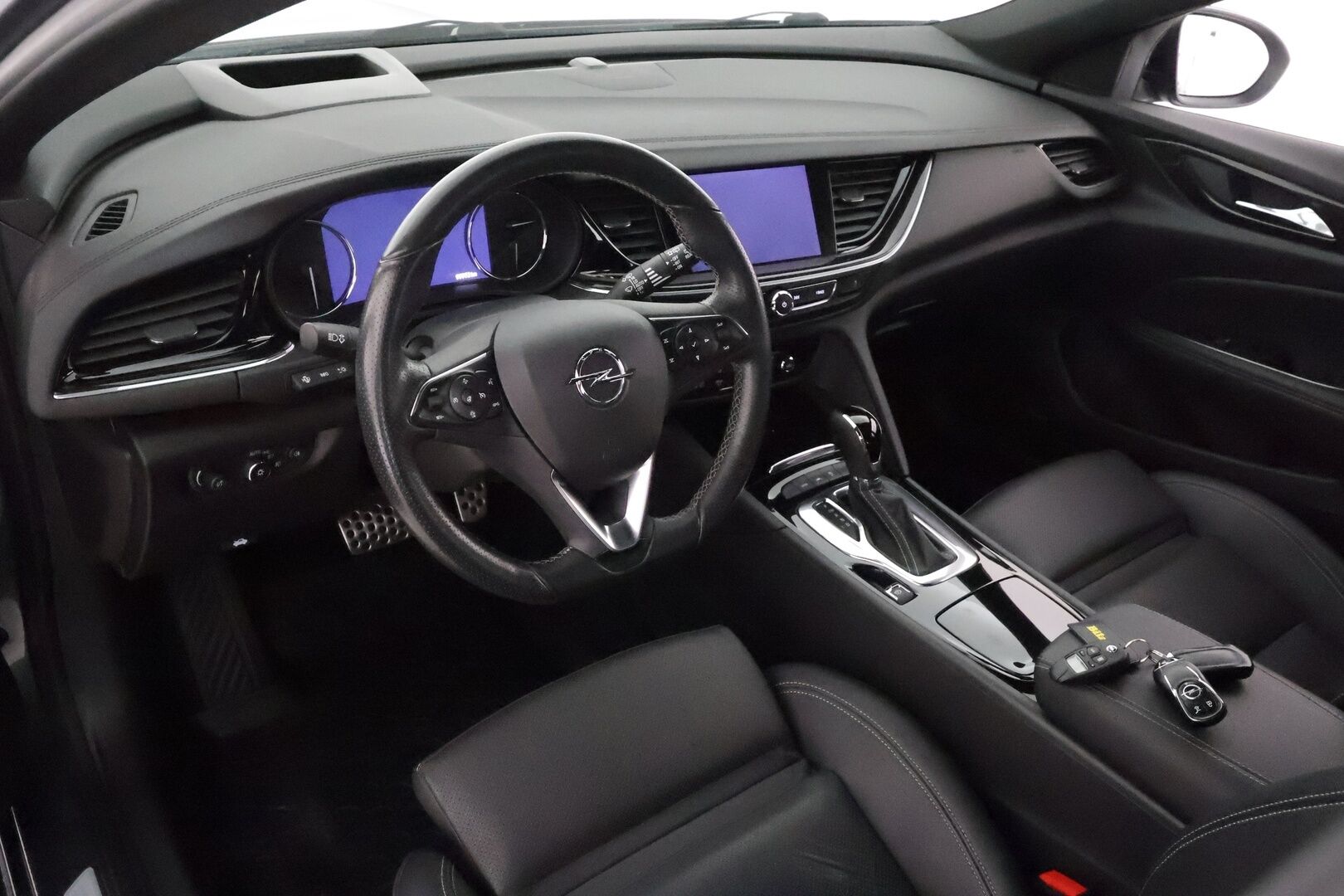 Opel Insignia 2021 Sports Tourer Executive GS 175 D AWD **HUD / Ilmastoidut penkit / Webasto / Bose / Adapt.vakkari / Koukku / P.kamera** - Facelift / Suomi-auto / Kahdet aluvanteet renkailla
