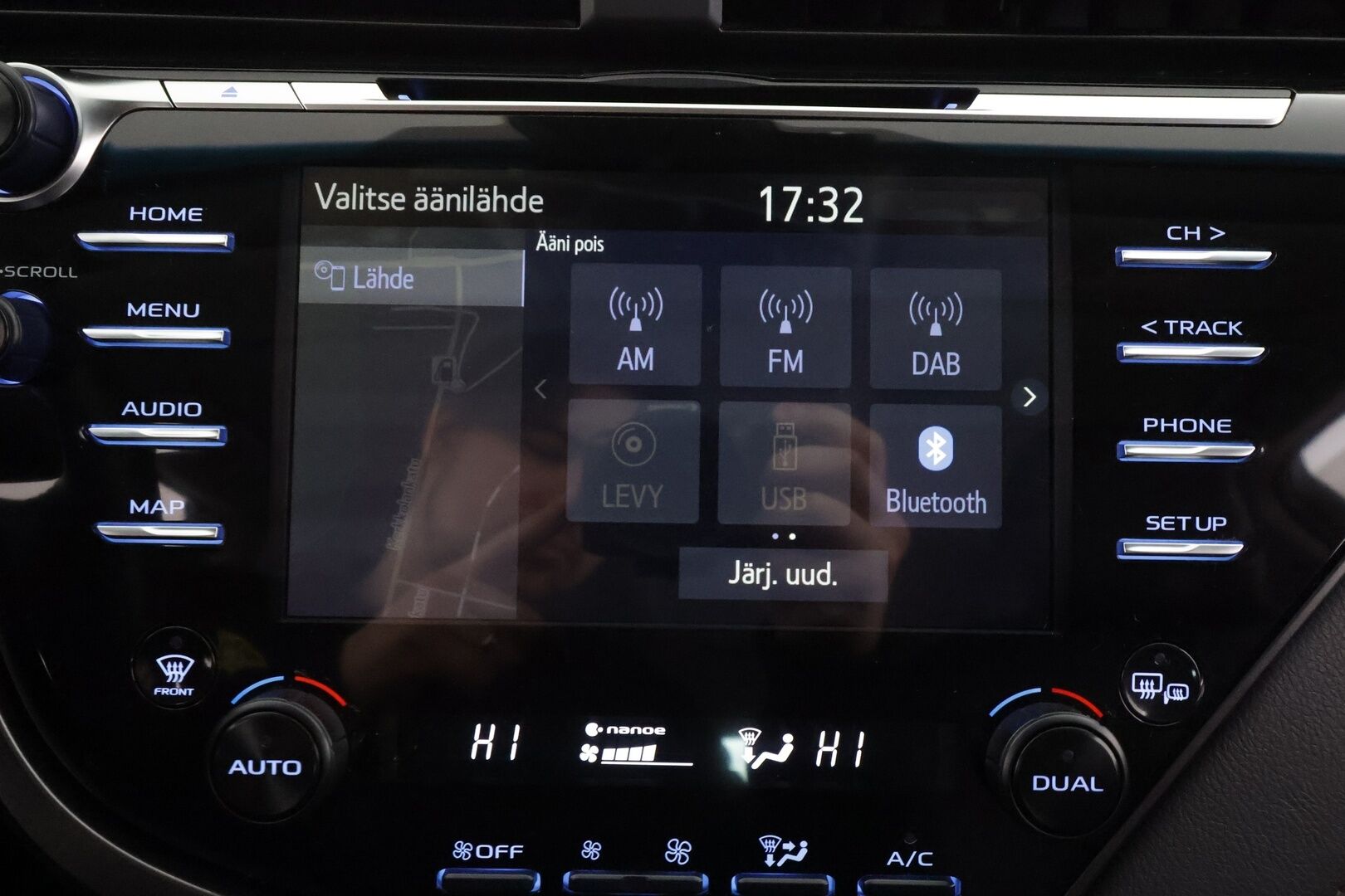 Toyota Camry 2021 2,5 Hybrid Style Edition * ACC / P.kamera / LED / Navi / Sähköpenkit / Nahat / KeylessGo / Lohkolämmitin * - Suomi-auto / Kahdet renkaat aluvanteilla / Merkkihuollettu