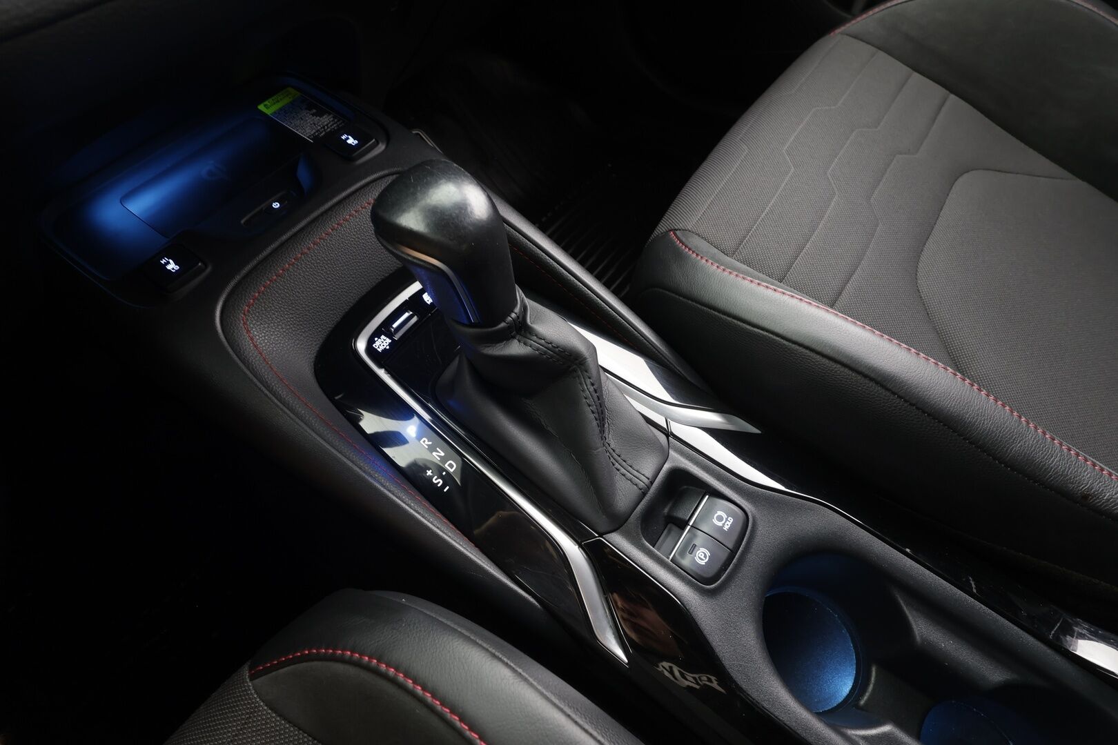 Toyota Corolla 2021 Touring Sports 2,0 Hybrid Style - | ACC | Puolinahat | LED | P.kamera | LTA | Navi | Apple & Android | Keyless | Sähk. takaluukku | Lohko+sisälämmitin | Merkkihuollot | 