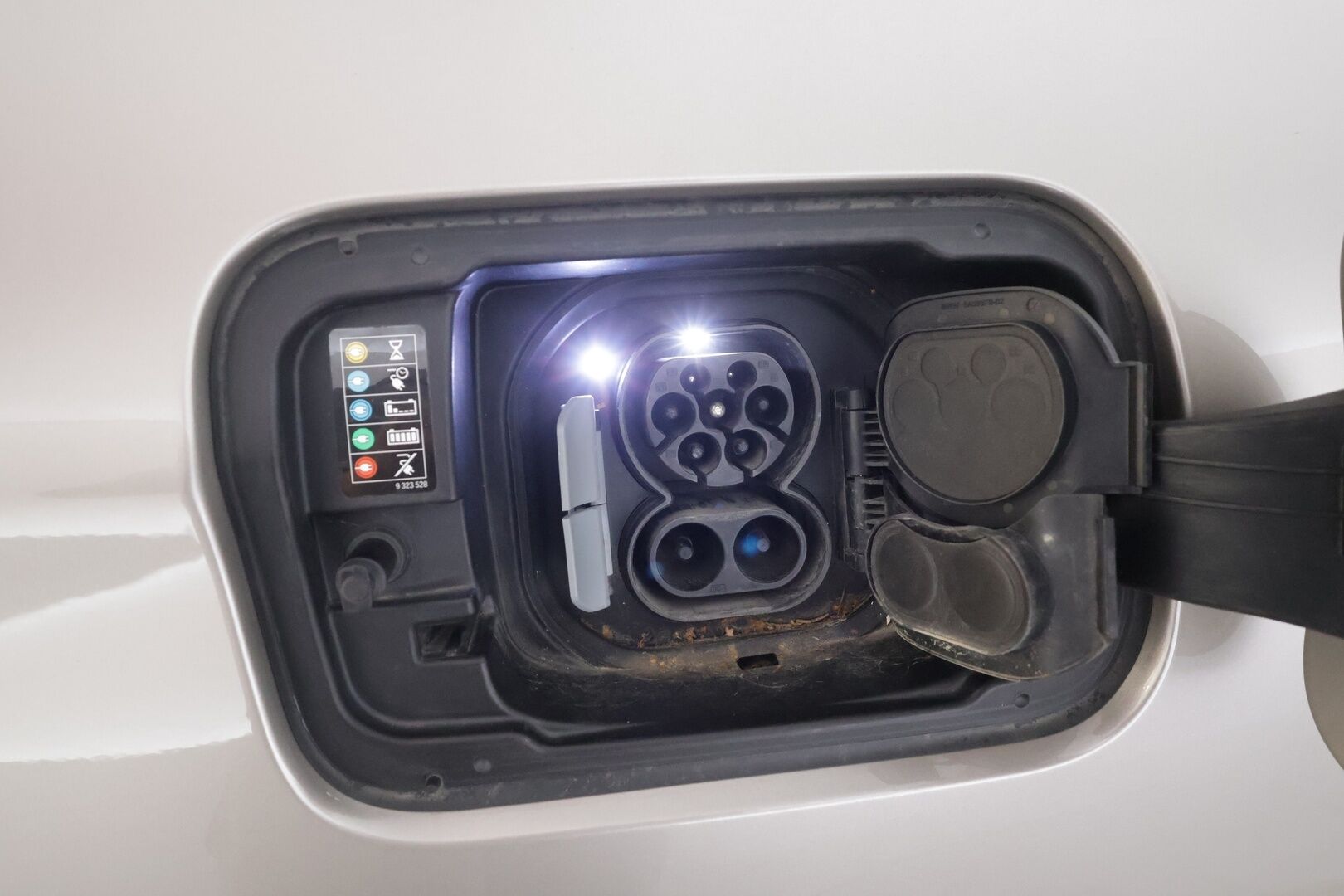 BMW iX3 2021 G08 Charged Plus * ACC / HUD / 360° / Adapt.LED / Panorama / Muistipenkki / Koukku / H&K / Comfort Access / Ruskeat nahat * - SoH 95,3% / Suomi-auto / Kahdet renkaat aluvanteilla / Merkkihuollettu / Supervarusteet