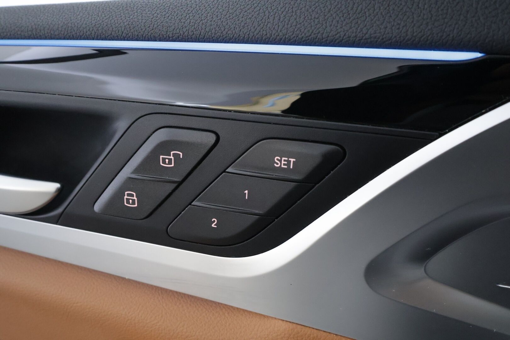 BMW iX3 2021 G08 Charged Plus * ACC / HUD / 360° / Adapt.LED / Panorama / Muistipenkki / Koukku / H&K / Comfort Access / Ruskeat nahat * - SoH 95,3% / Suomi-auto / Kahdet renkaat aluvanteilla / Merkkihuollettu / Supervarusteet