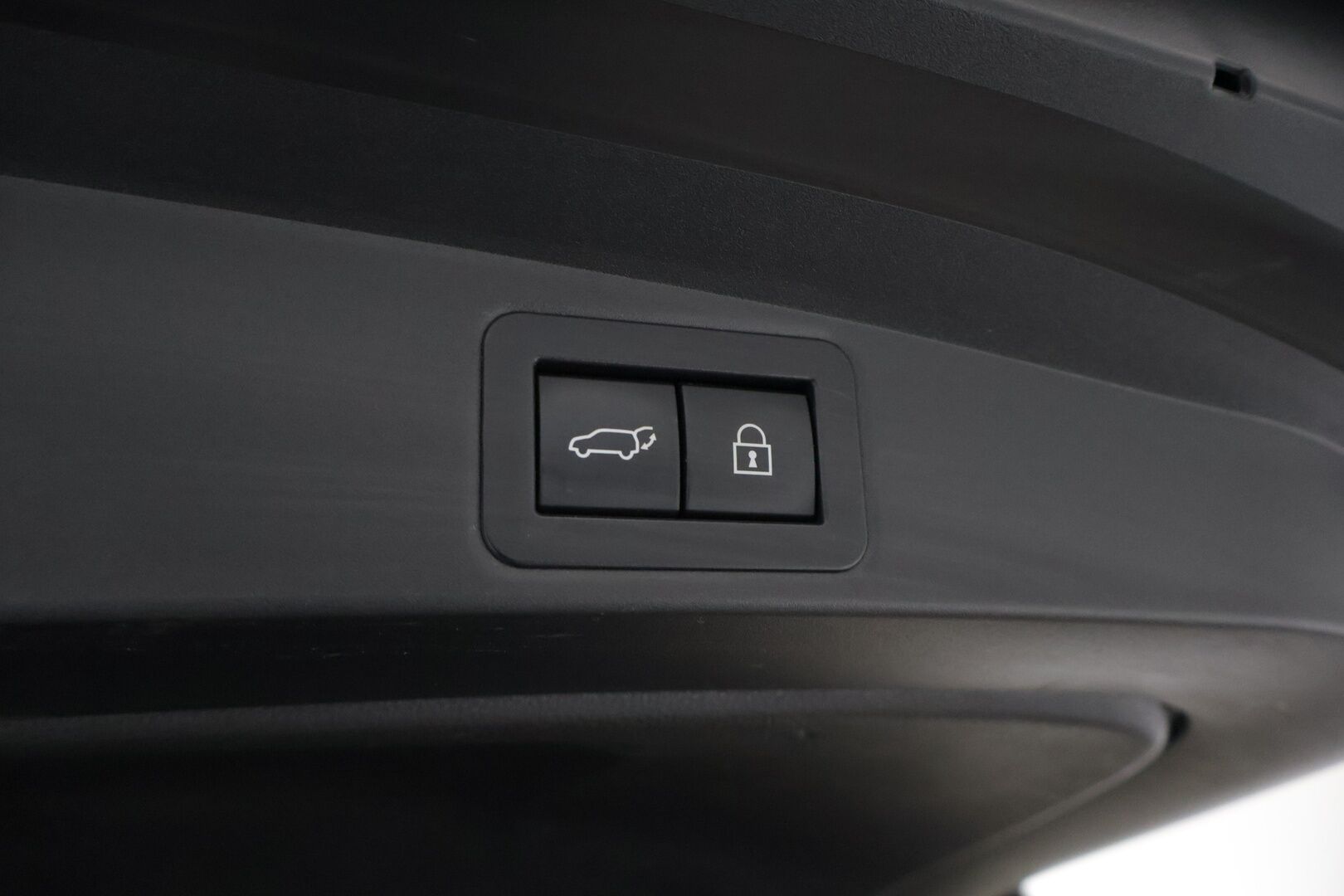 Toyota Corolla 2021 Touring Sports 1,8 Hybrid Active Edition - P-Kamera | Tutkat | ACC | Ratinlämmitin | Keyless | Navi | Merkkihuollettu | Suomi-auto