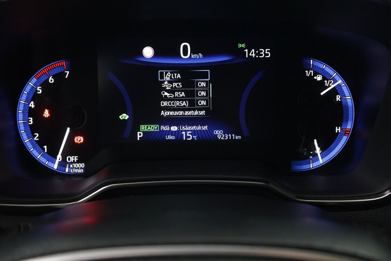 Toyota Corolla 2021 Touring Sports 1,8 Hybrid Active Edition - P-Kamera | Tutkat | ACC | Ratinlämmitin | Keyless | Navi | Merkkihuollettu | Suomi-auto