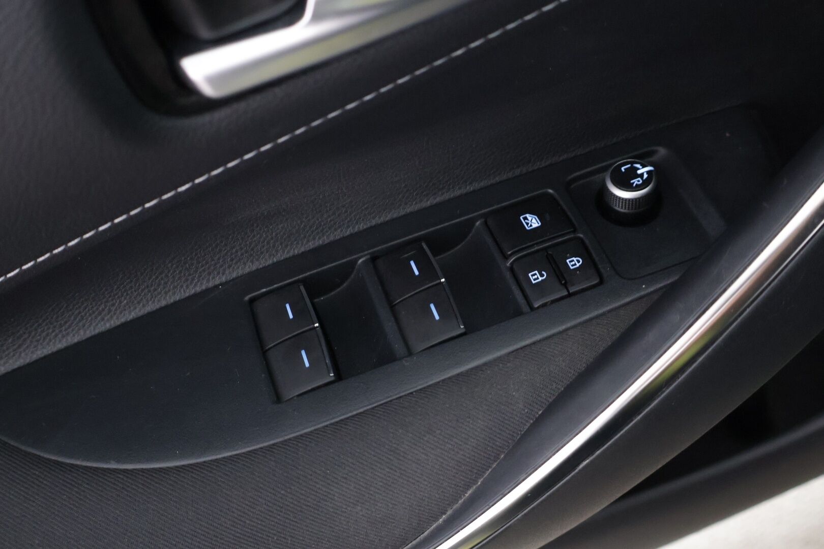 Toyota Corolla 2021 Touring Sports 1,8 Hybrid Active Edition - P-Kamera | Tutkat | ACC | Ratinlämmitin | Keyless | Navi | Merkkihuollettu | Suomi-auto