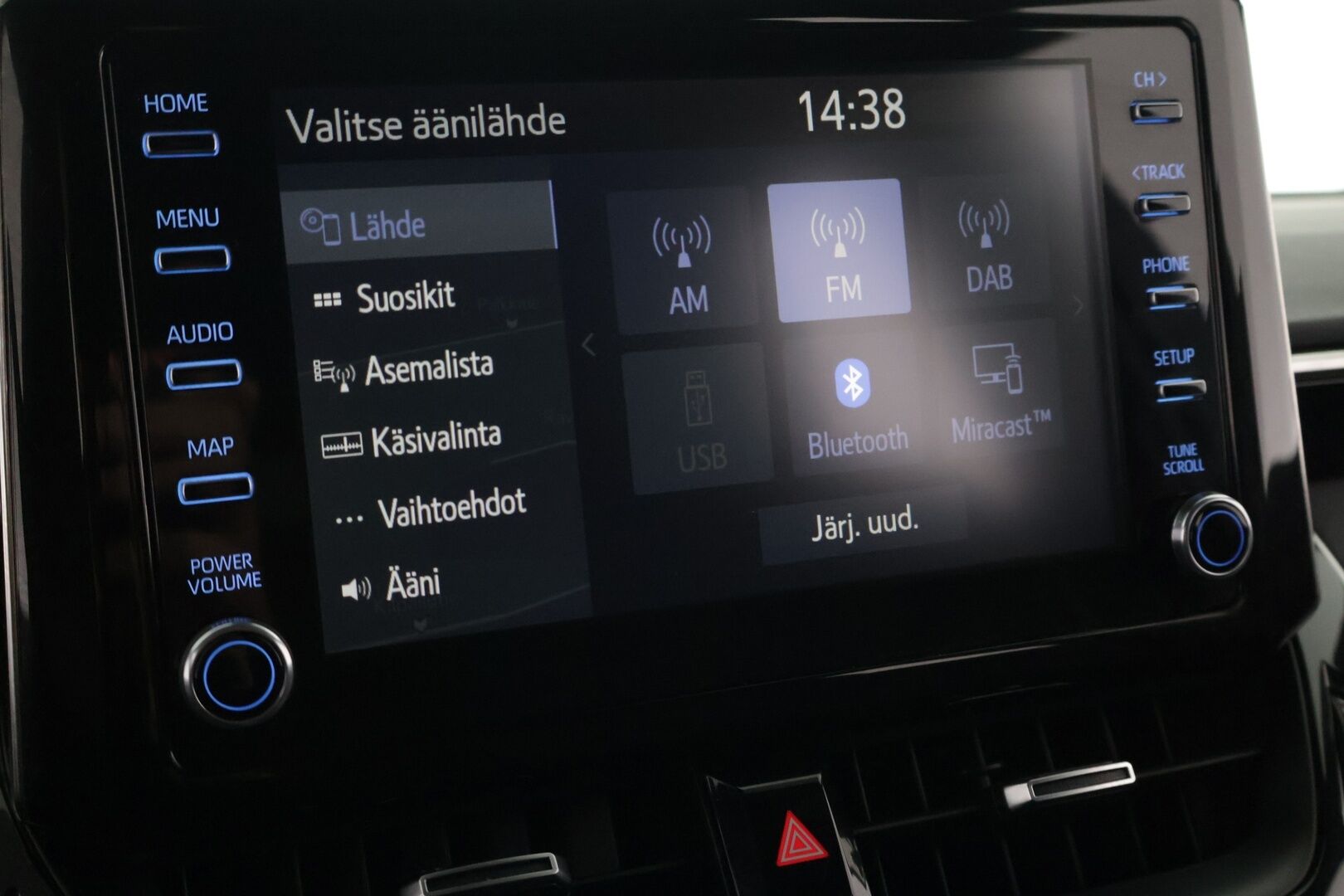 Toyota Corolla 2021 Touring Sports 1,8 Hybrid Active Edition - P-Kamera | Tutkat | ACC | Ratinlämmitin | Keyless | Navi | Merkkihuollettu | Suomi-auto