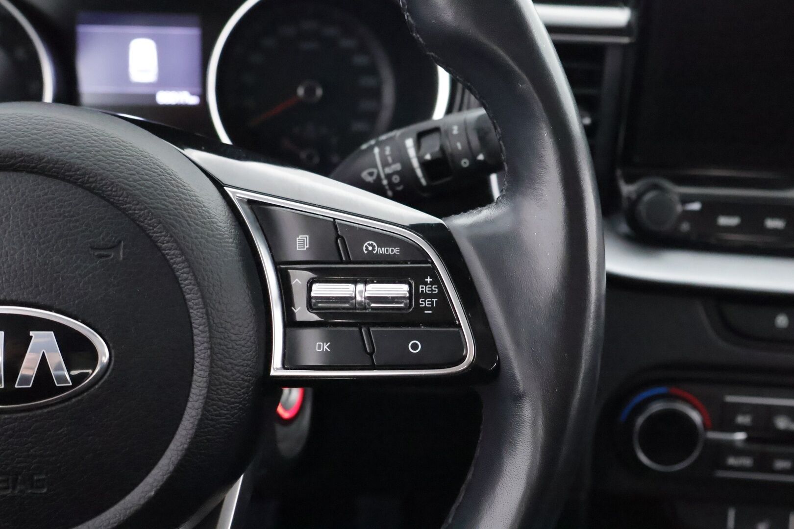 Kia Ceed 2022 1,0 T-GDI Mild-Hybrid 120hv EX SW DCT - Suomiauto | Koukku | Peruutuskamera | Lohko&Sisäpistoke | Puolinahat | Lämpölasi | Ratinlämmitys | Vakkari | Huippusiisti!