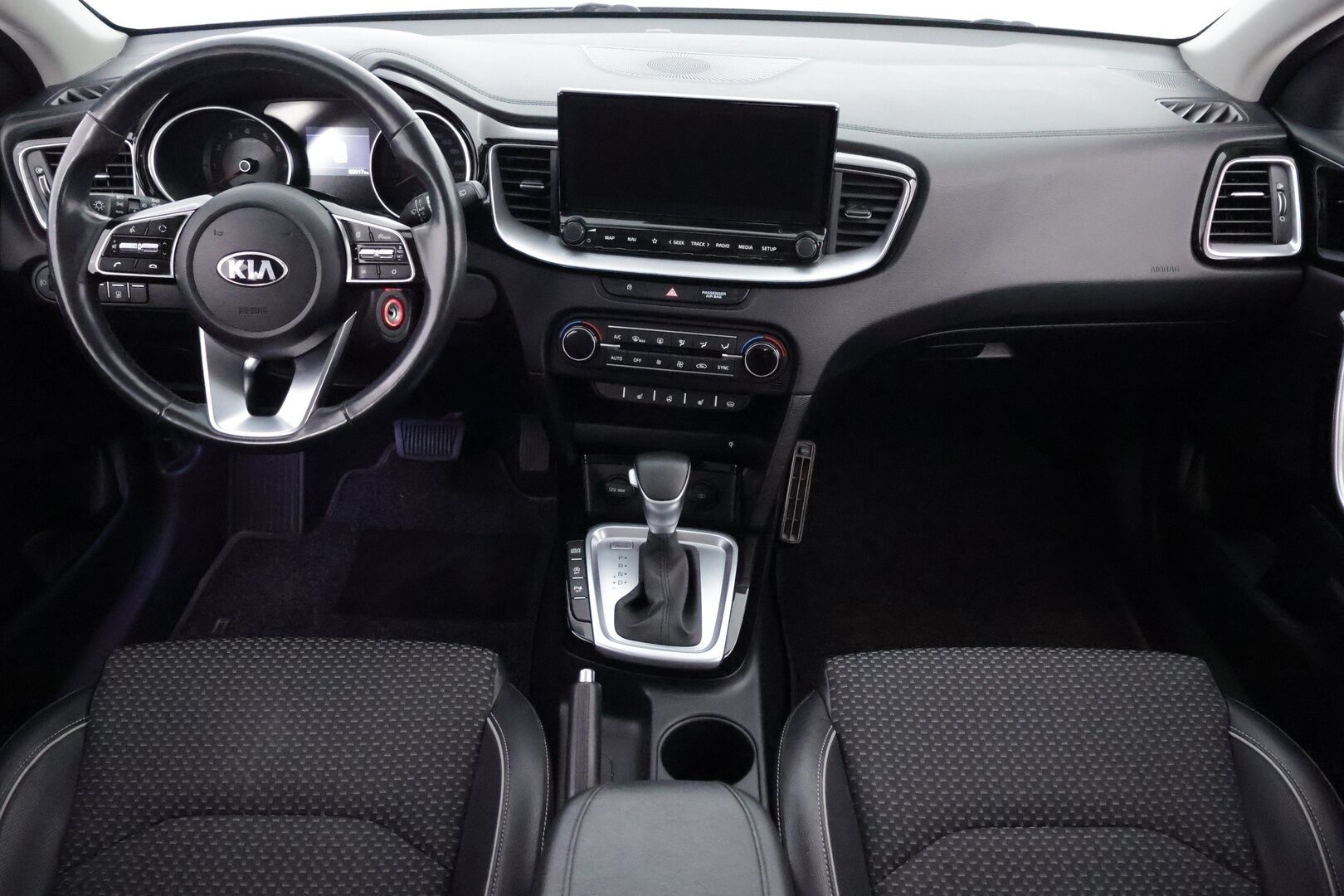 Kia Ceed 2022 1,0 T-GDI Mild-Hybrid 120hv EX SW DCT - Suomiauto | Koukku | Peruutuskamera | Lohko&Sisäpistoke | Puolinahat | Lämpölasi | Ratinlämmitys | Vakkari | Huippusiisti!