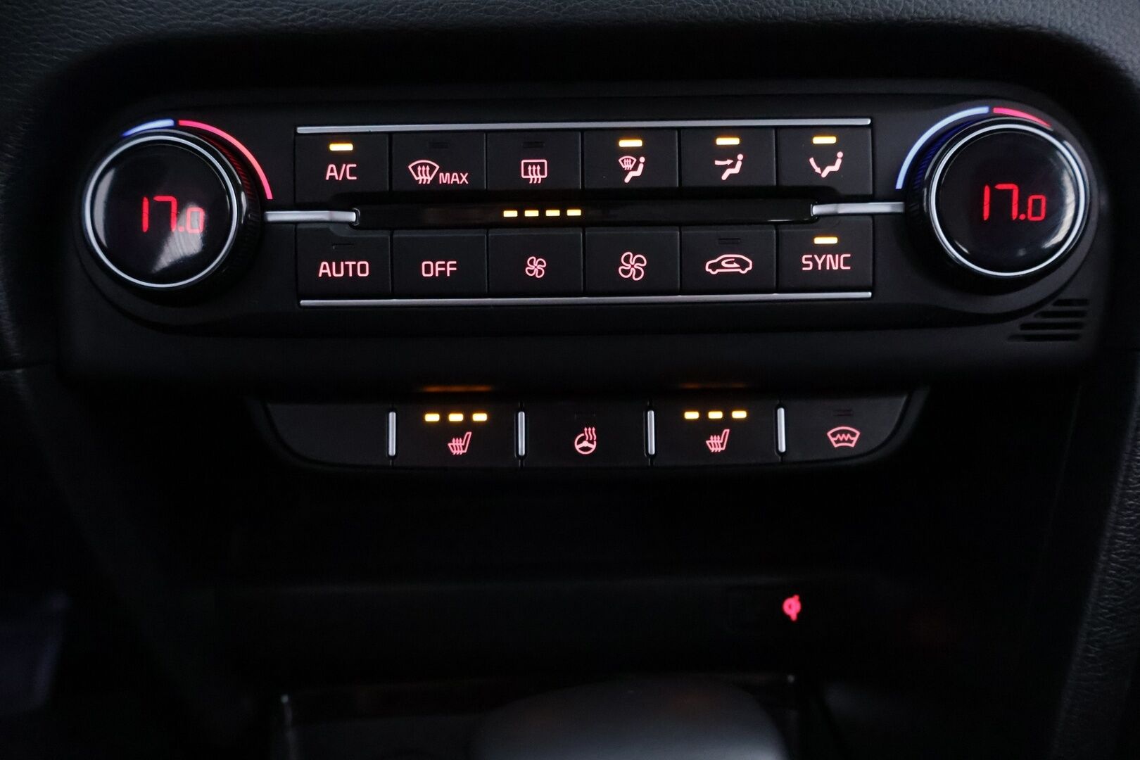 Kia Ceed 2022 1,0 T-GDI Mild-Hybrid 120hv EX SW DCT - Suomiauto | Koukku | Peruutuskamera | Lohko&Sisäpistoke | Puolinahat | Lämpölasi | Ratinlämmitys | Vakkari | Huippusiisti!
