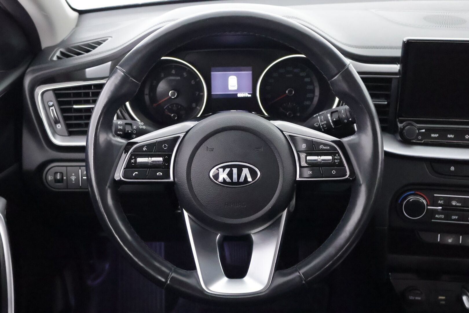 Kia Ceed 2022 1,0 T-GDI Mild-Hybrid 120hv EX SW DCT - Suomiauto | Koukku | Peruutuskamera | Lohko&Sisäpistoke | Puolinahat | Lämpölasi | Ratinlämmitys | Vakkari | Huippusiisti!