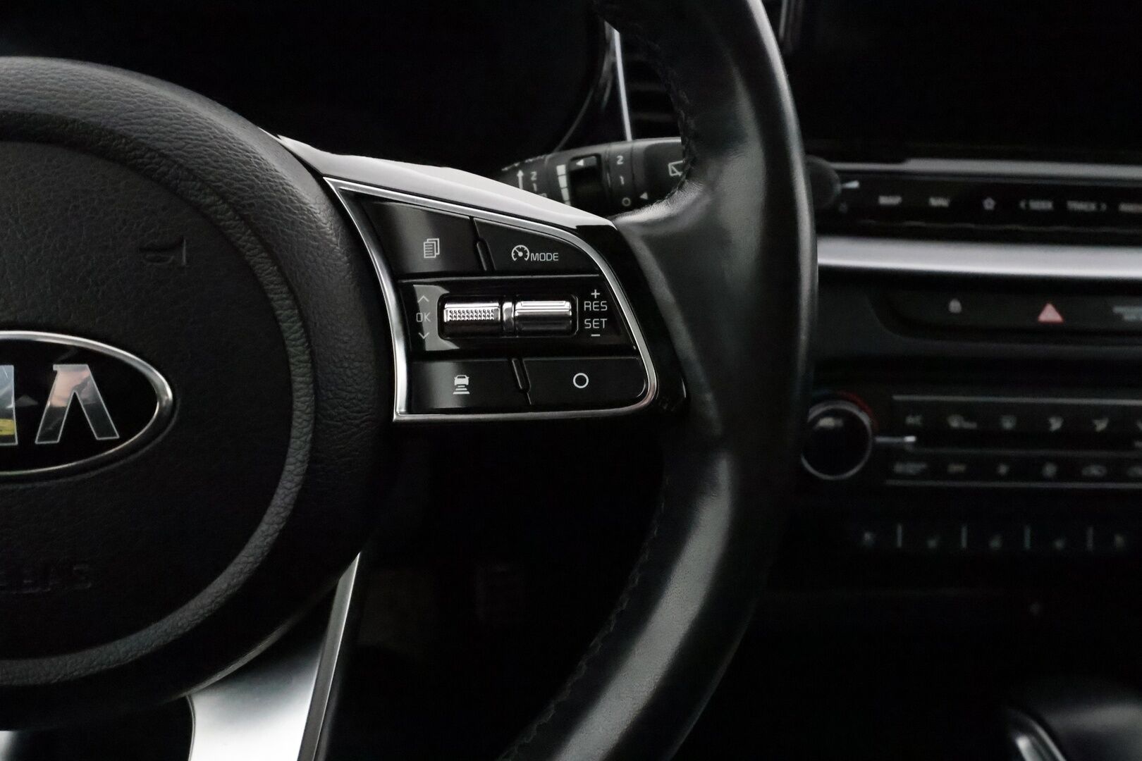 Kia Ceed 2021 1,6 GDI Plug-In Hybrid EX SW DCT** Facelift / Muistipenkki / P.kamera / Tuuletetut istuimet / Keyless / Apple&Android - Merkkihuollot / Nahkasisusta / Navi / Lohkolämmitin